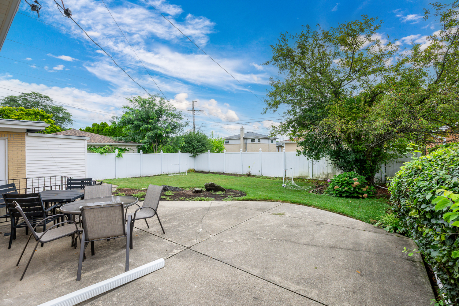 Morton Grove, Illinois, 60053, United States, 5 Bedrooms Bedrooms, ,3 BathroomsBathrooms,Residential,For Sale,1928760