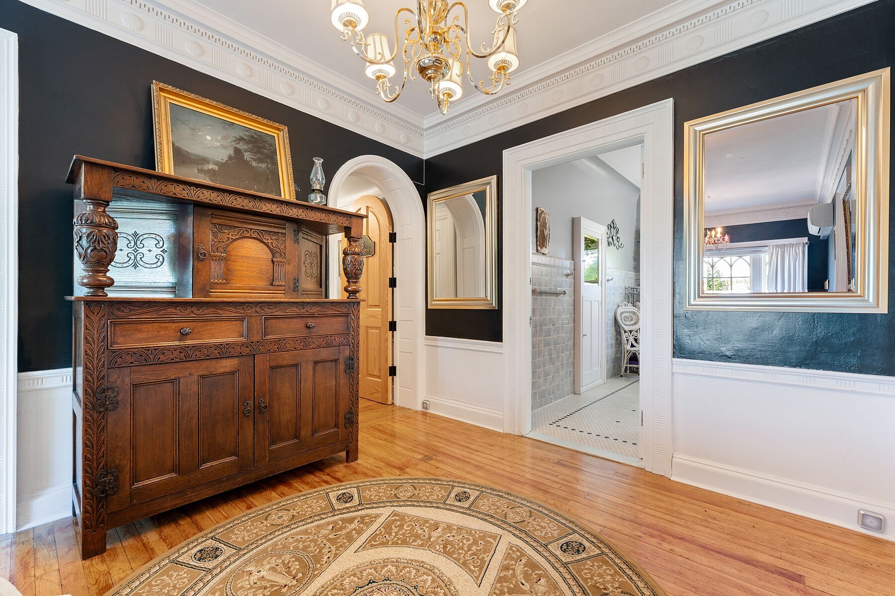  Neo-Classical Revival Home - 物件實景