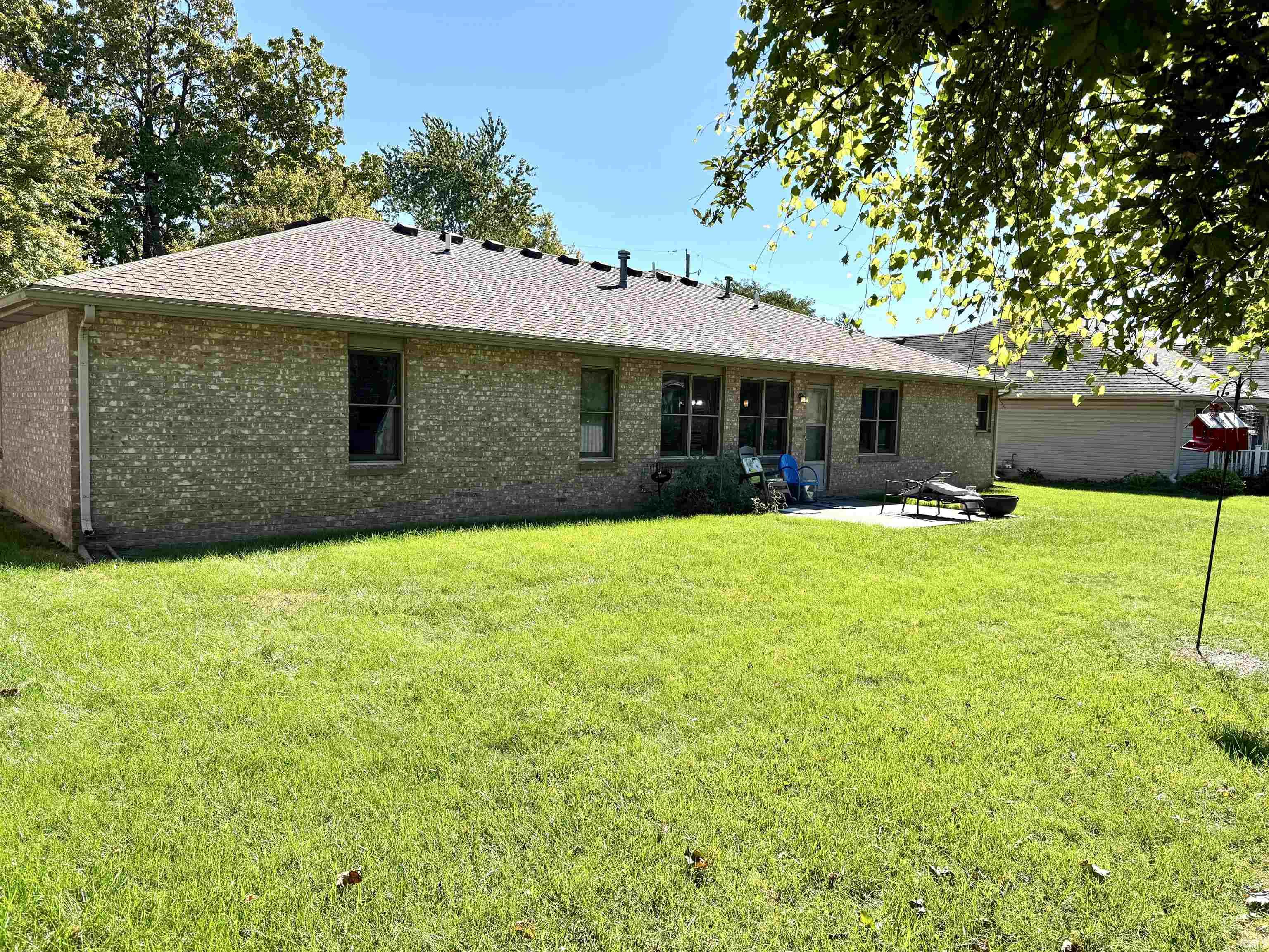 Bittersweet Ln, Muncie, IN 47304