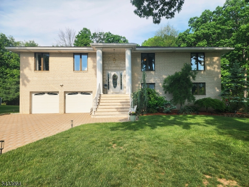 Montville Twp., New Jersey, 07082-1432, United States, 5 Bedrooms Bedrooms, ,3 BathroomsBathrooms,Residential,For Sale,2048009