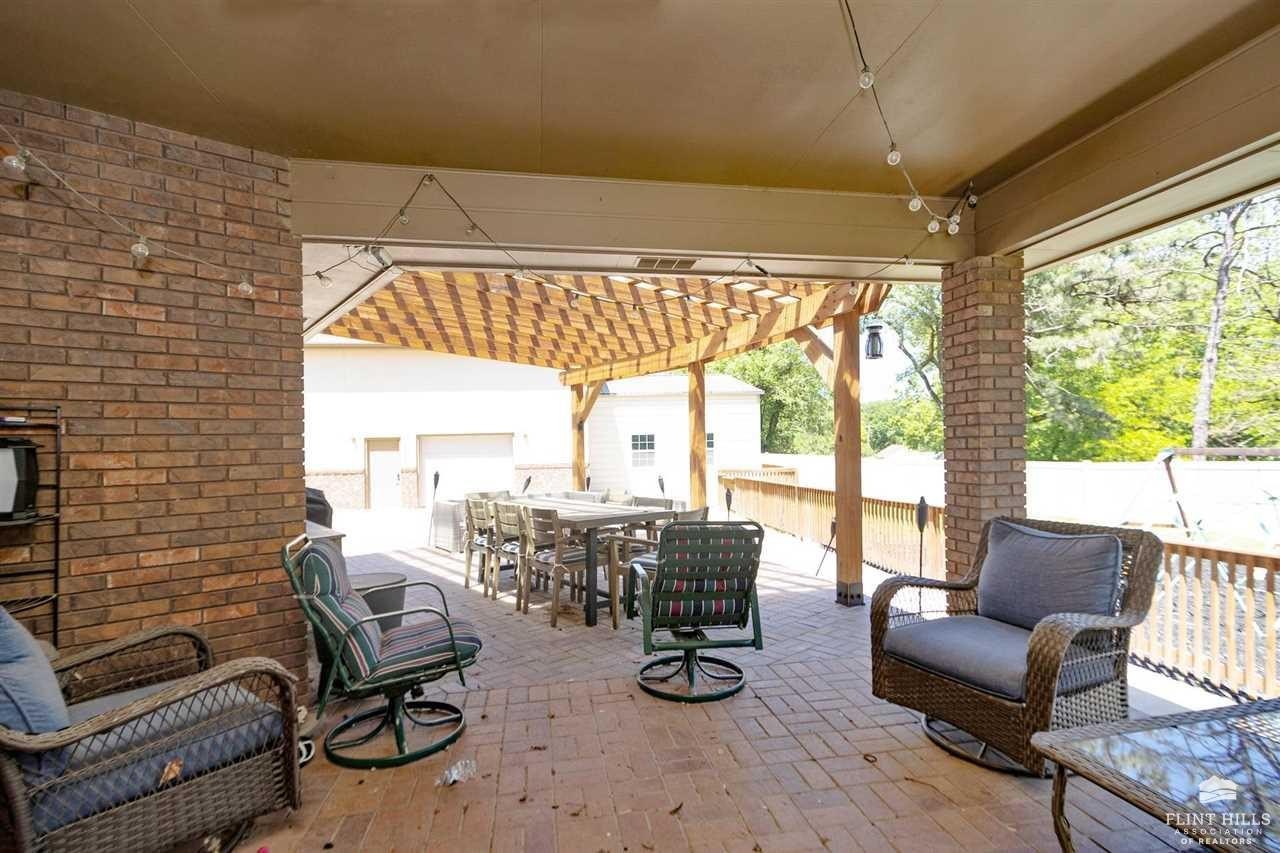 Junction City, Kansas, 66441, United States, 4 Bedrooms Bedrooms, ,4 BathroomsBathrooms,Residential,For Sale,1805372