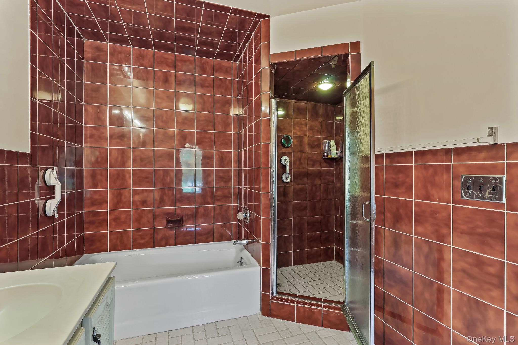 Harrison, New York, 10528, United States, 4 Bedrooms Bedrooms, ,5 BathroomsBathrooms,Residential,For Sale,1989402