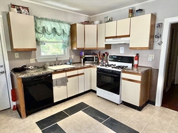 Malden, Massachusetts, 02148, United States, 7 Bedrooms Bedrooms, ,3 BathroomsBathrooms,Residential,For Sale,1919106