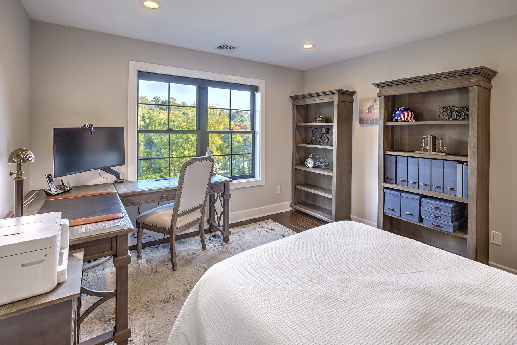  Custom Built Home Blends Classic Elegance with Modern Amenities - 物件實景