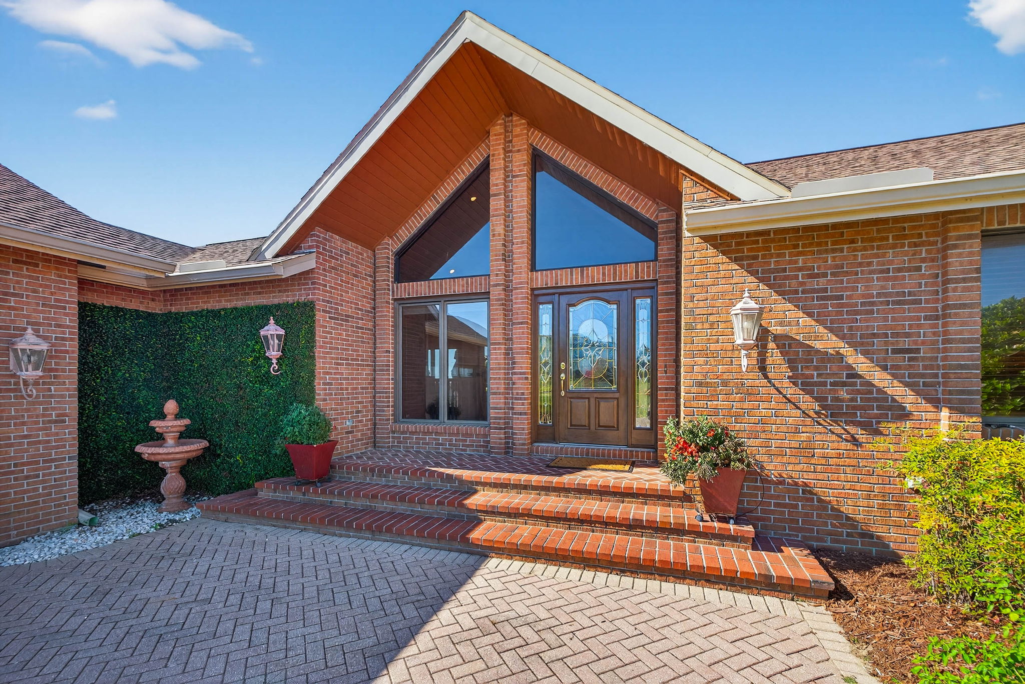 Dade City, Florida, 33525, United States, 4 Bedrooms Bedrooms, ,4 BathroomsBathrooms,Residential,For Sale,2012109