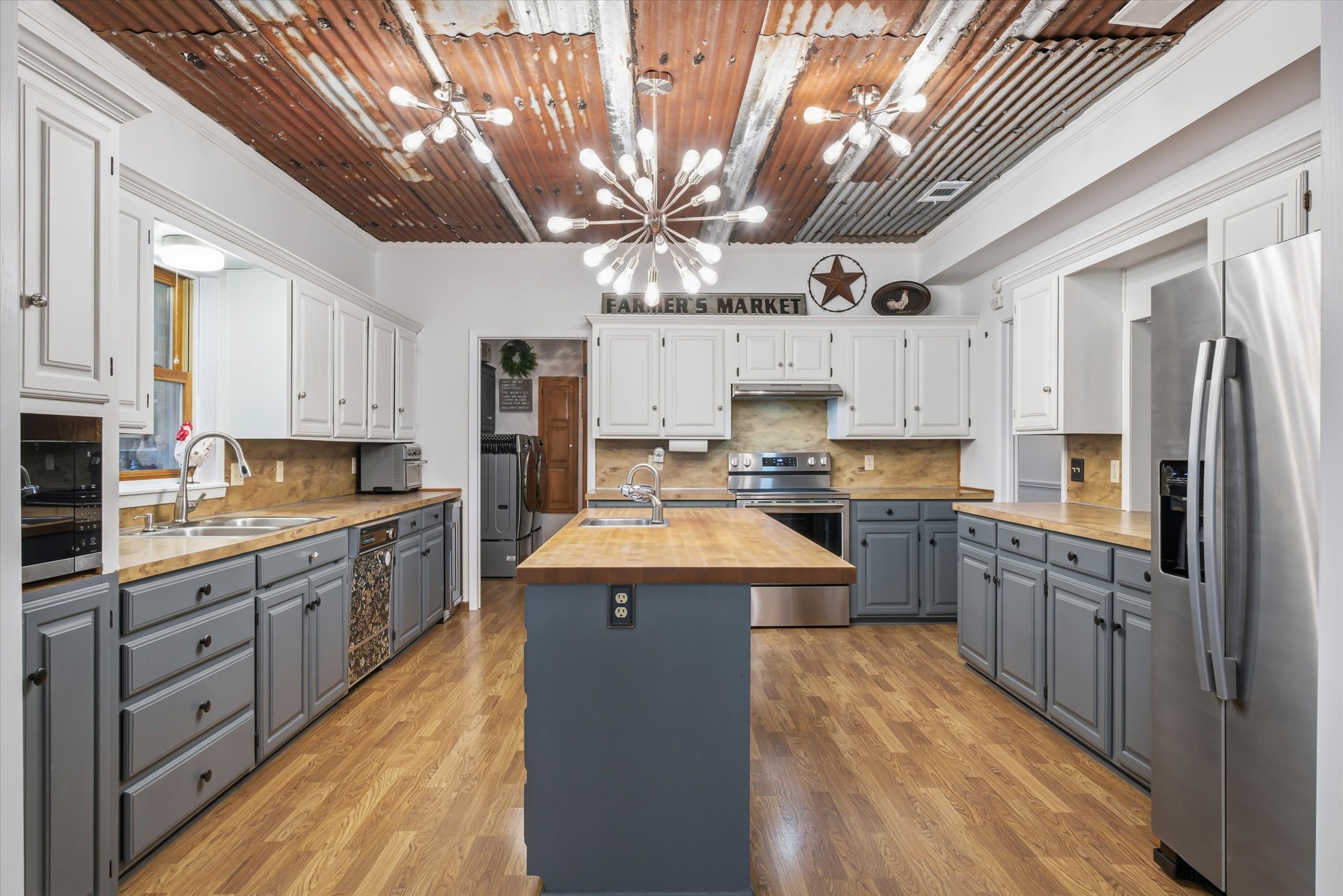 Wills Point, Texas, 75169, United States, 4 Bedrooms Bedrooms, ,4 BathroomsBathrooms,Residential,For Sale,1996475