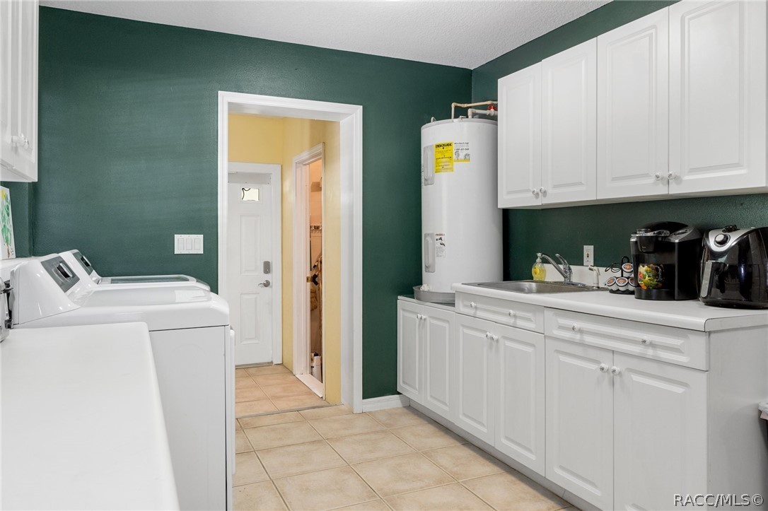 Dunnellon, Florida, 34431, United States, 4 Bedrooms Bedrooms, ,2 BathroomsBathrooms,Residential,For Sale,1920438