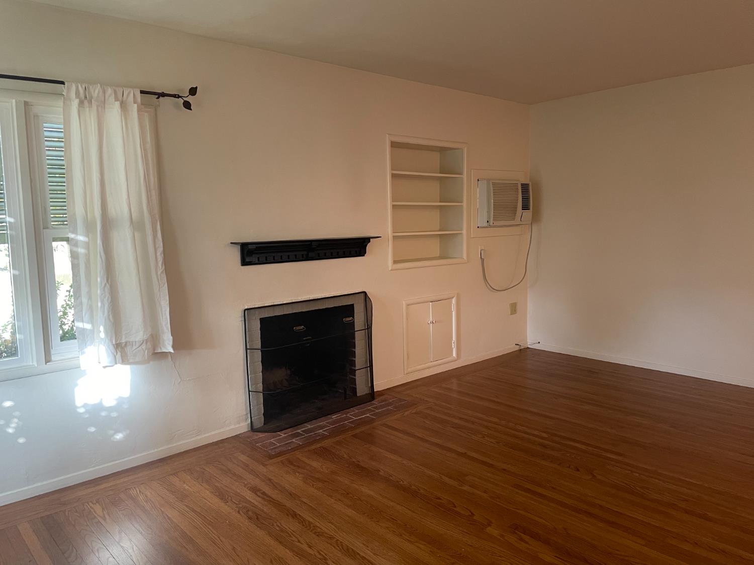 Sacramento, California, 95822, United States, 3 Bedrooms Bedrooms, ,2 BathroomsBathrooms,Residential,For Sale,1912719
