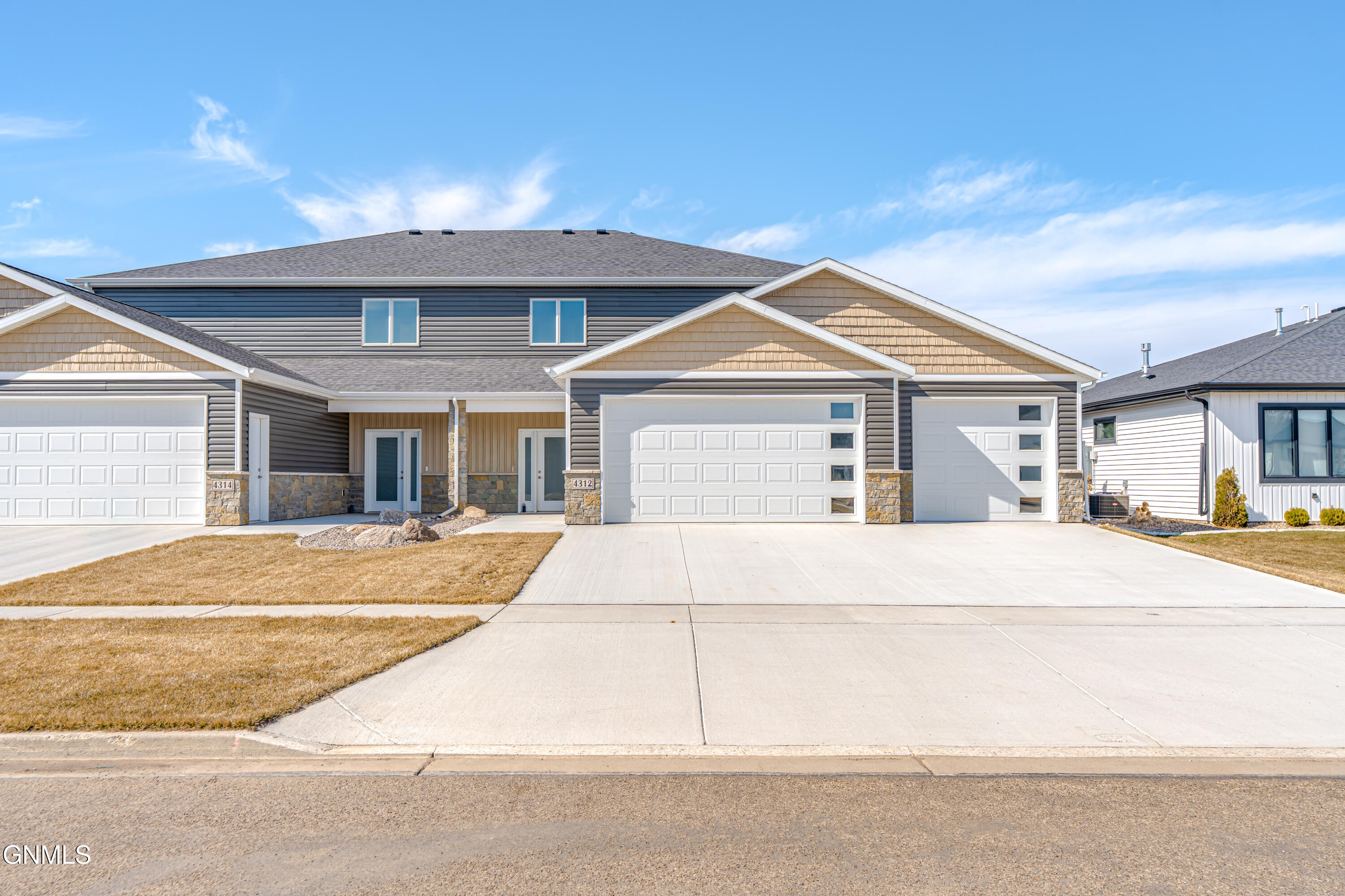 Bismarck, North Dakota, 58504, United States, 3 Bedrooms Bedrooms, ,3 BathroomsBathrooms,Residential,For Sale,2032650