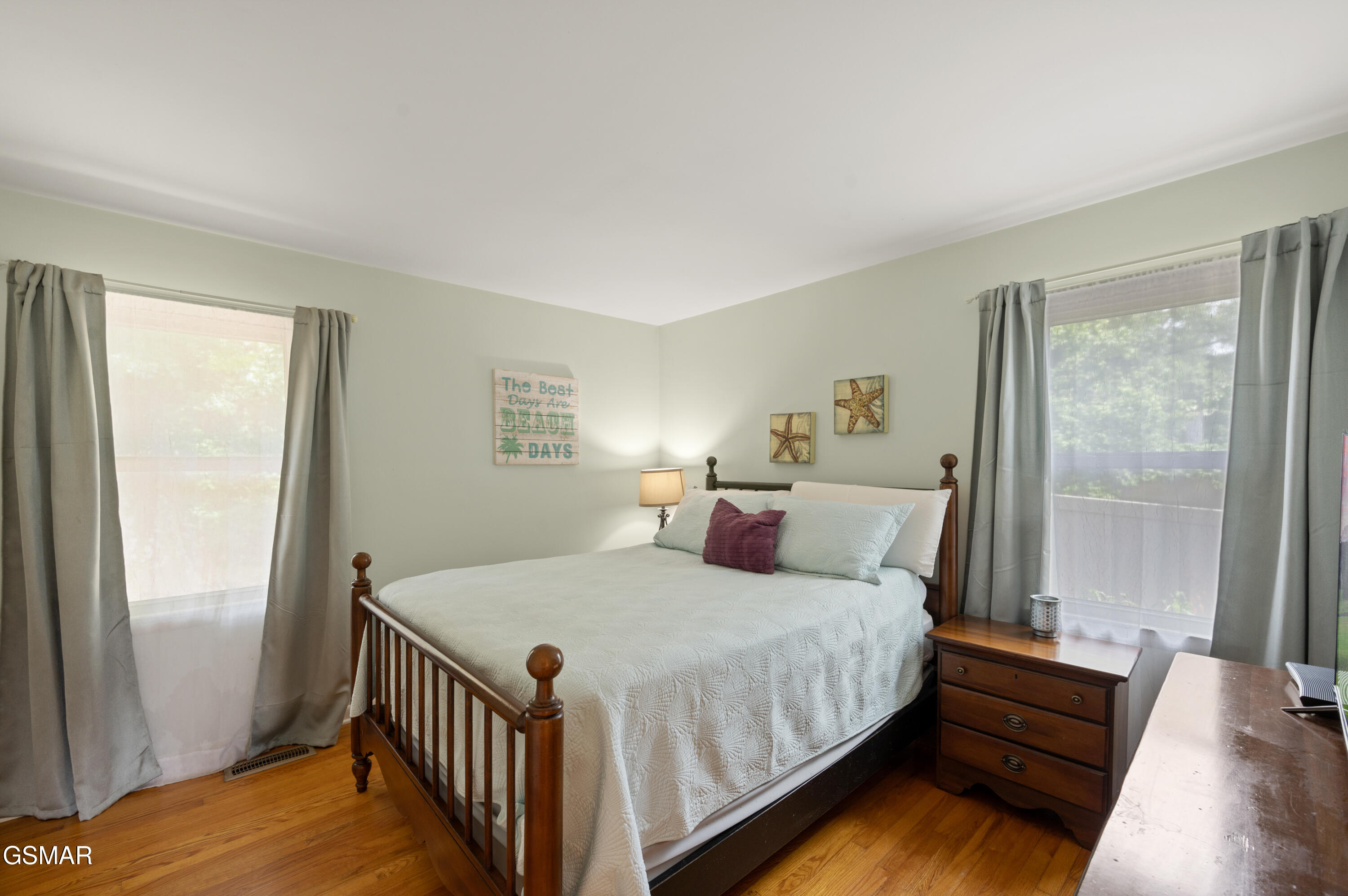 Sevierville, Tennessee, 37862, United States, 4 Bedrooms Bedrooms, ,3 BathroomsBathrooms,Residential,For Sale,1863577