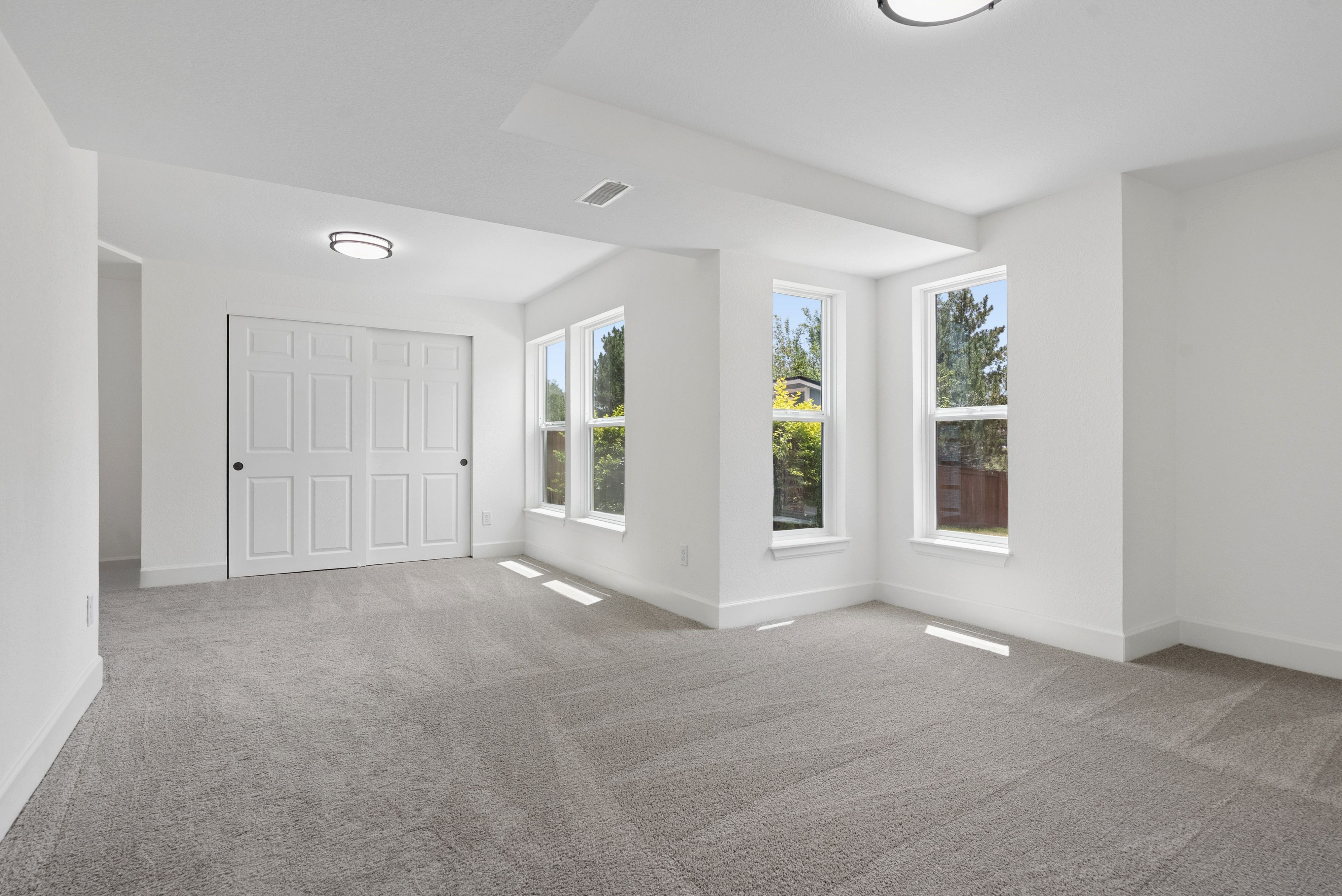  Nestled on a cul-de-sac in the sought-after Piney Creek neighborhood, - 物件實景