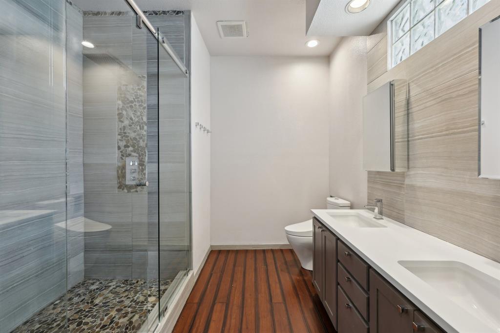 Fort Worth, Texas, 76107, United States, 5 Bedrooms Bedrooms, ,3 BathroomsBathrooms,Residential,For Sale,1915369