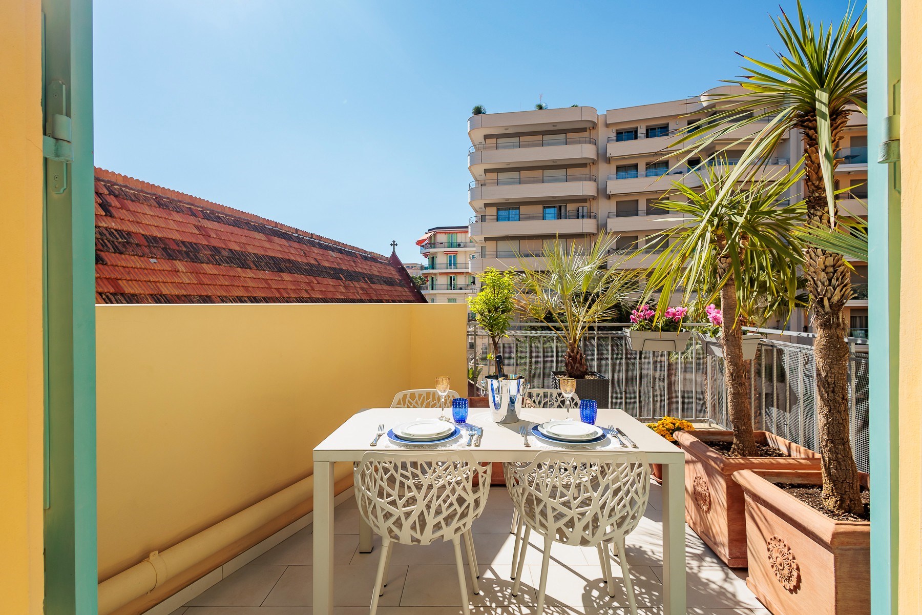 Luxury renovated apartment for sale in Menton, historic center with sea view - 物件實景