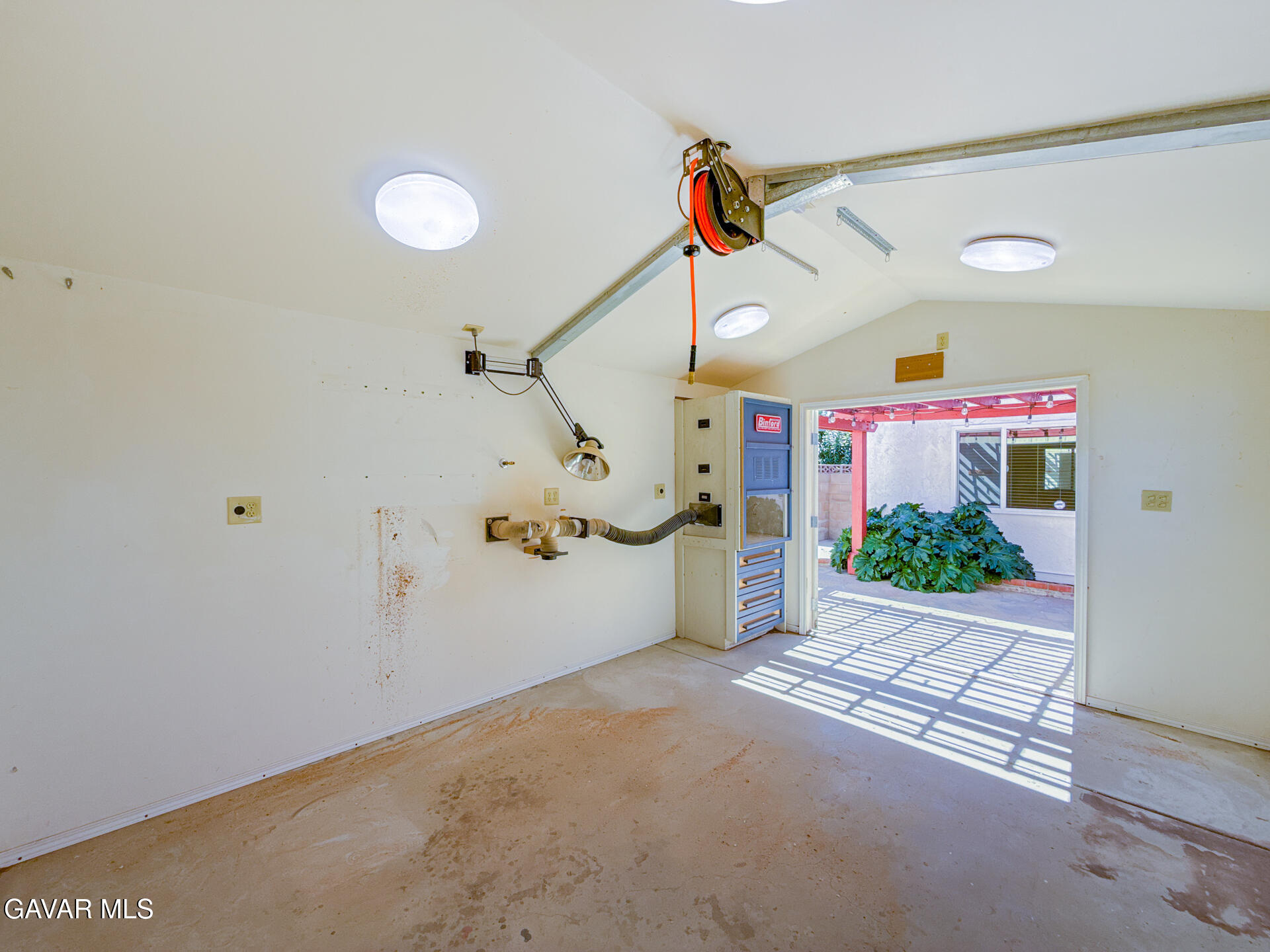 Palmdale, California, 93550, United States, 4 Bedrooms Bedrooms, ,2 BathroomsBathrooms,Residential,For Sale,2028325