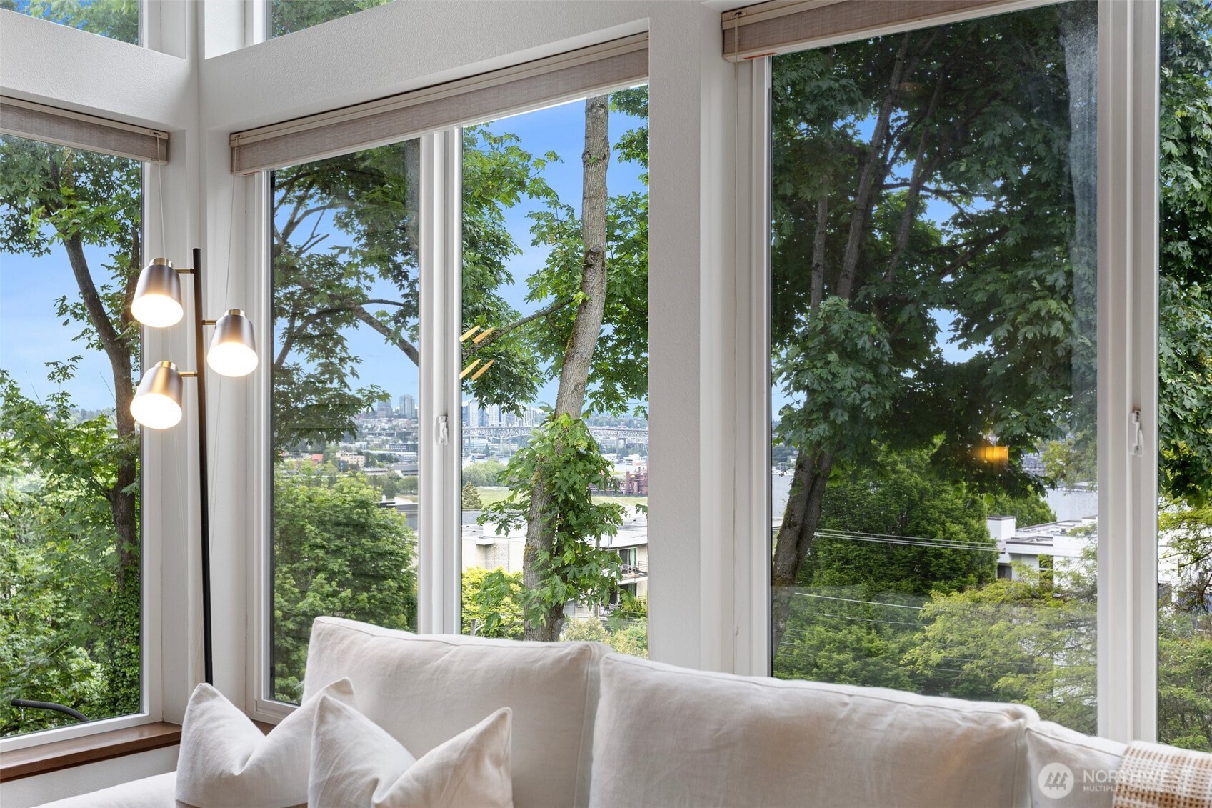 Seattle, Washington, 98109, United States, 3 Bedrooms Bedrooms, ,4 BathroomsBathrooms,Residential,For Sale,1976835