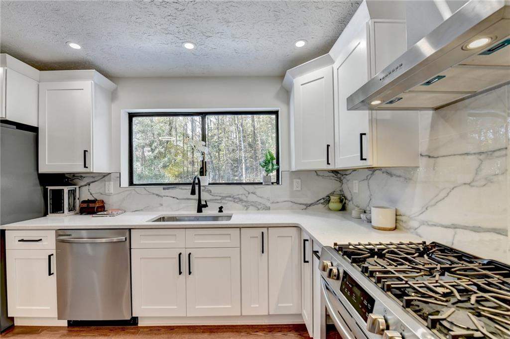 Roswell, Georgia, 30076, United States, 6 Bedrooms Bedrooms, ,3 BathroomsBathrooms,Residential,For Sale,2006214