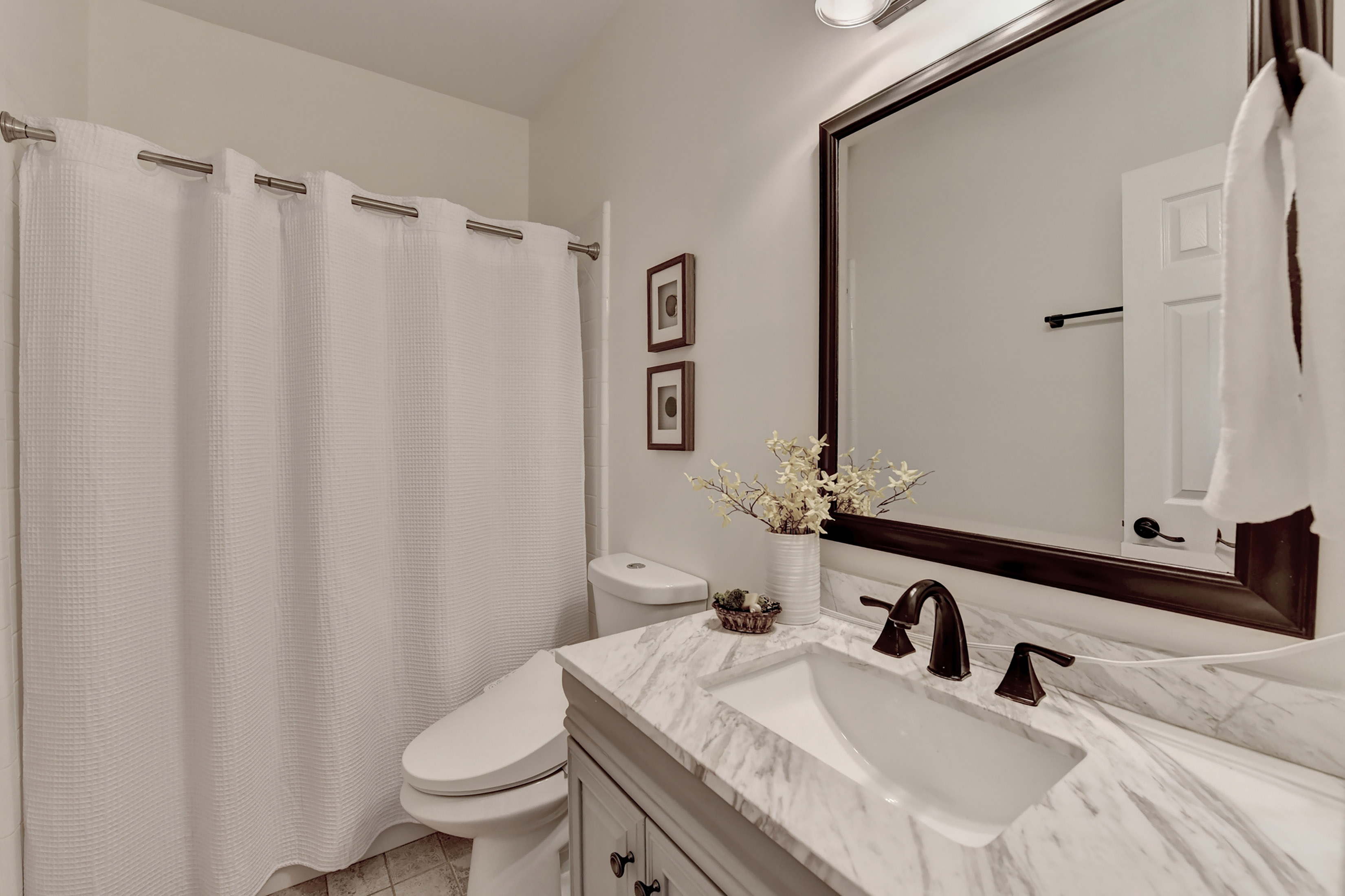  Hard to Find Flat Front Yard with Level Fenced-in Backyard on a Quiet Cul-de-sac - 物件實景