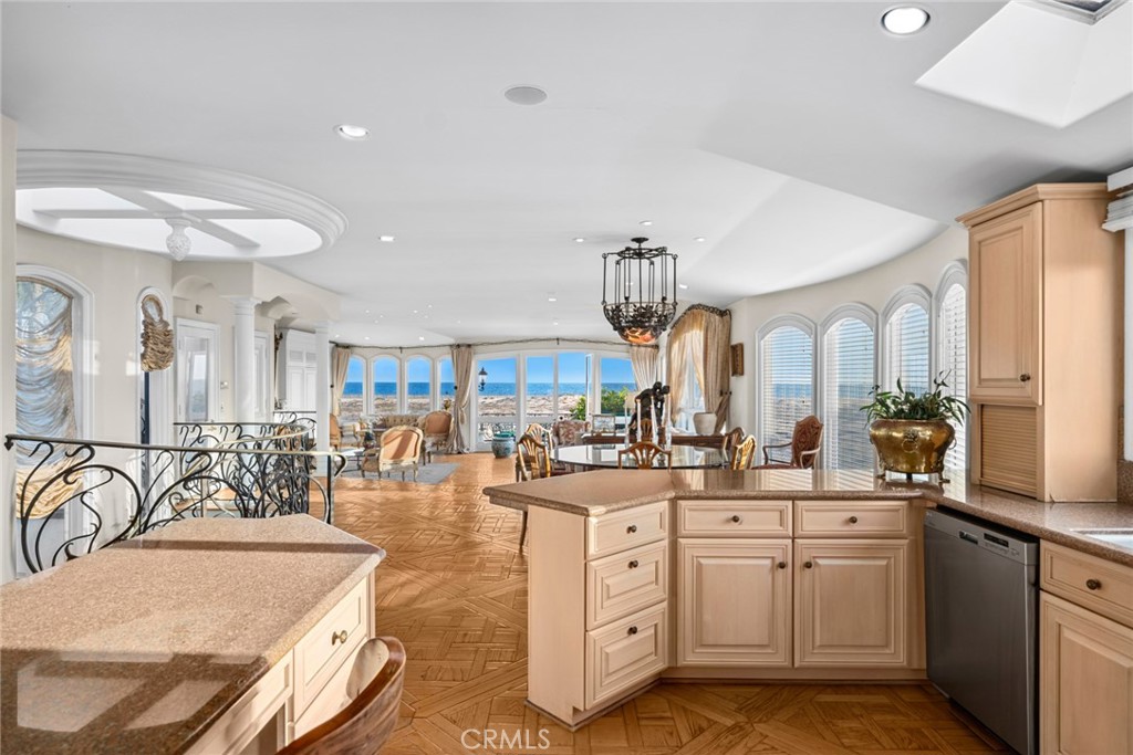 Newport Beach, California, 92661, United States, 4 Bedrooms Bedrooms, ,5 BathroomsBathrooms,Residential,For Sale,1875430