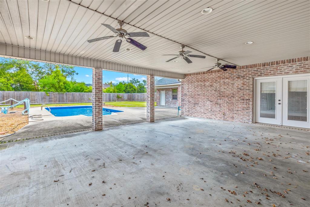 Lake Charles, Louisiana, 70611, United States, 5 Bedrooms Bedrooms, ,5 BathroomsBathrooms,Residential,For Sale,1944572