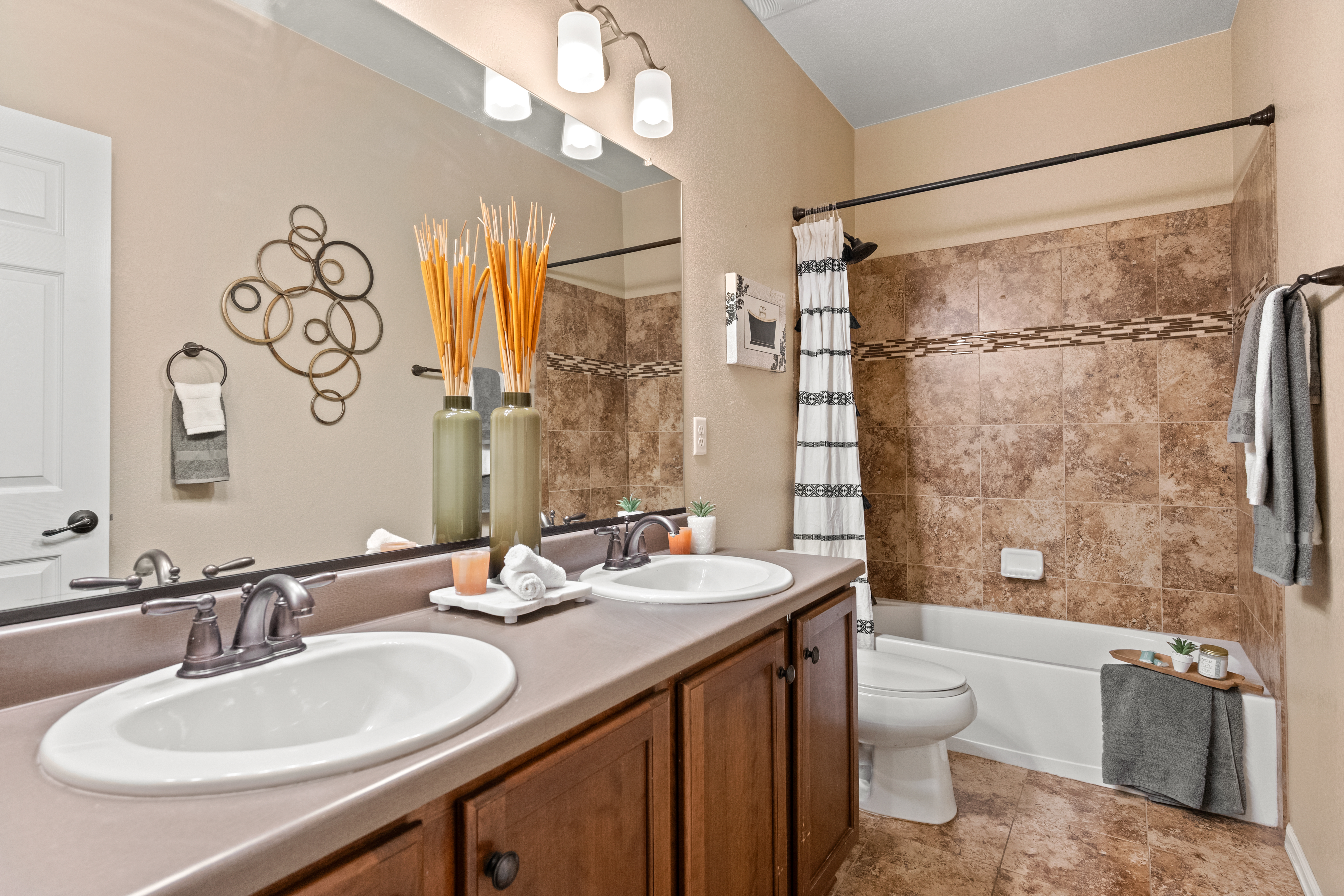  Experience elevated Colorado living in this exceptional ranch-style home. - 物件實景