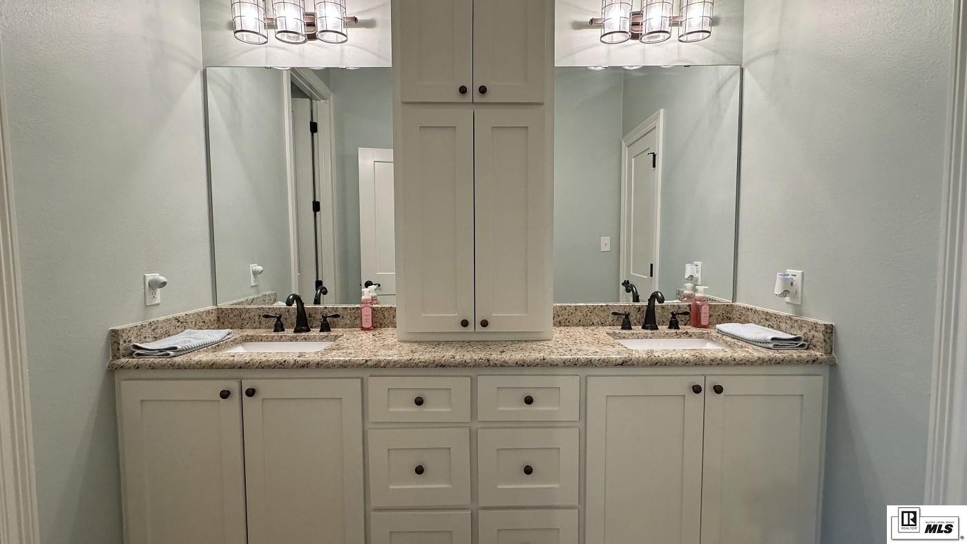 West Monroe, Louisiana, 71292, United States, 3 Bedrooms Bedrooms, ,4 BathroomsBathrooms,Residential,For Sale,1959041