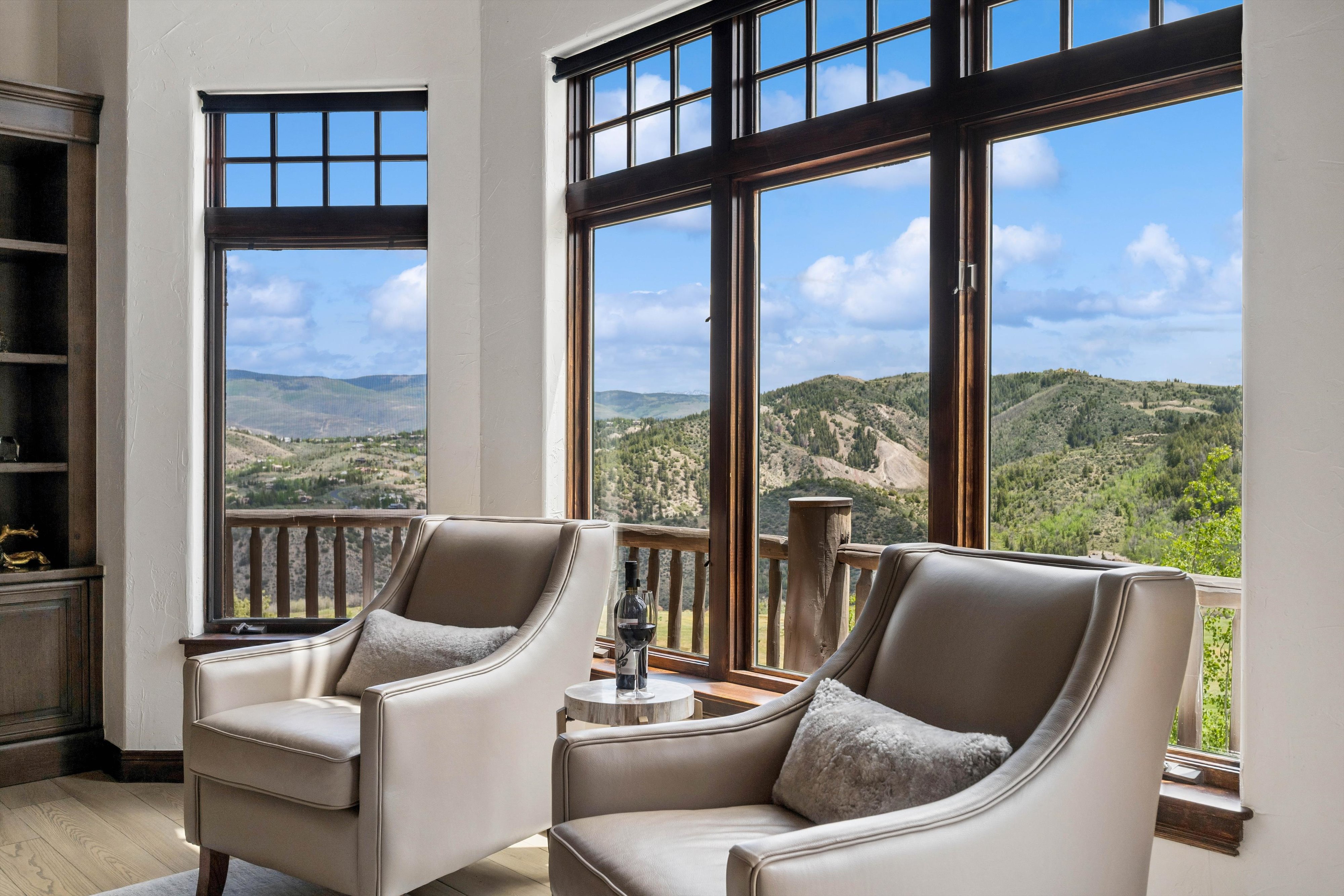  35 Stag Gulch Court Embraces Open Space Meadows With Golf Course Access - 物件實景