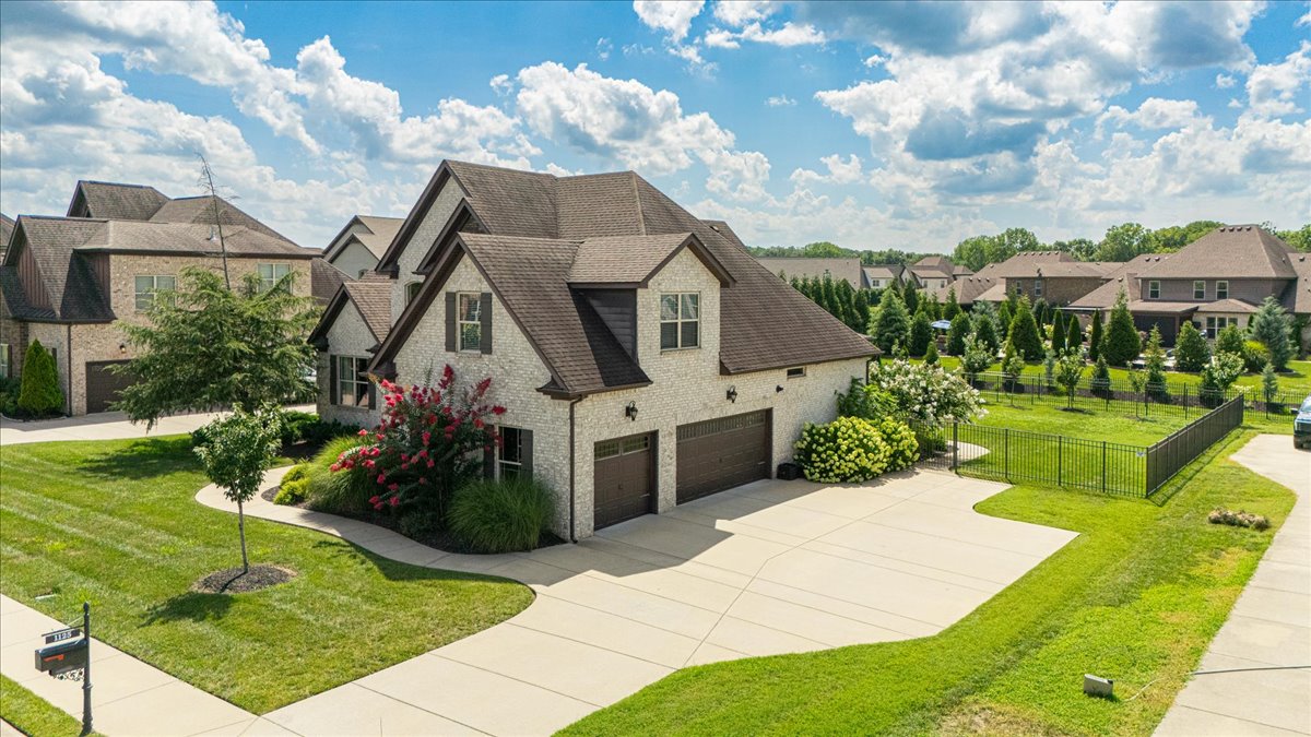 Murfreesboro, Tennessee, 37128, United States, 4 Bedrooms Bedrooms, ,4 BathroomsBathrooms,Residential,For Sale,1921646