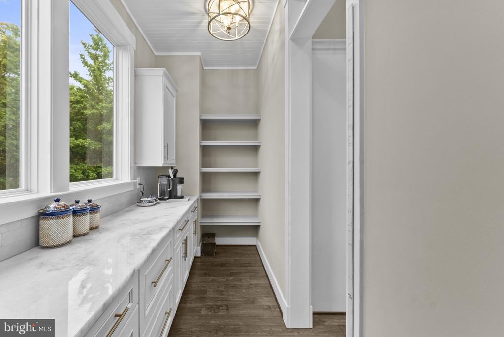 Warrenton, Virginia, 20187, United States, 4 Bedrooms Bedrooms, ,4 BathroomsBathrooms,Residential,For Sale,2048905