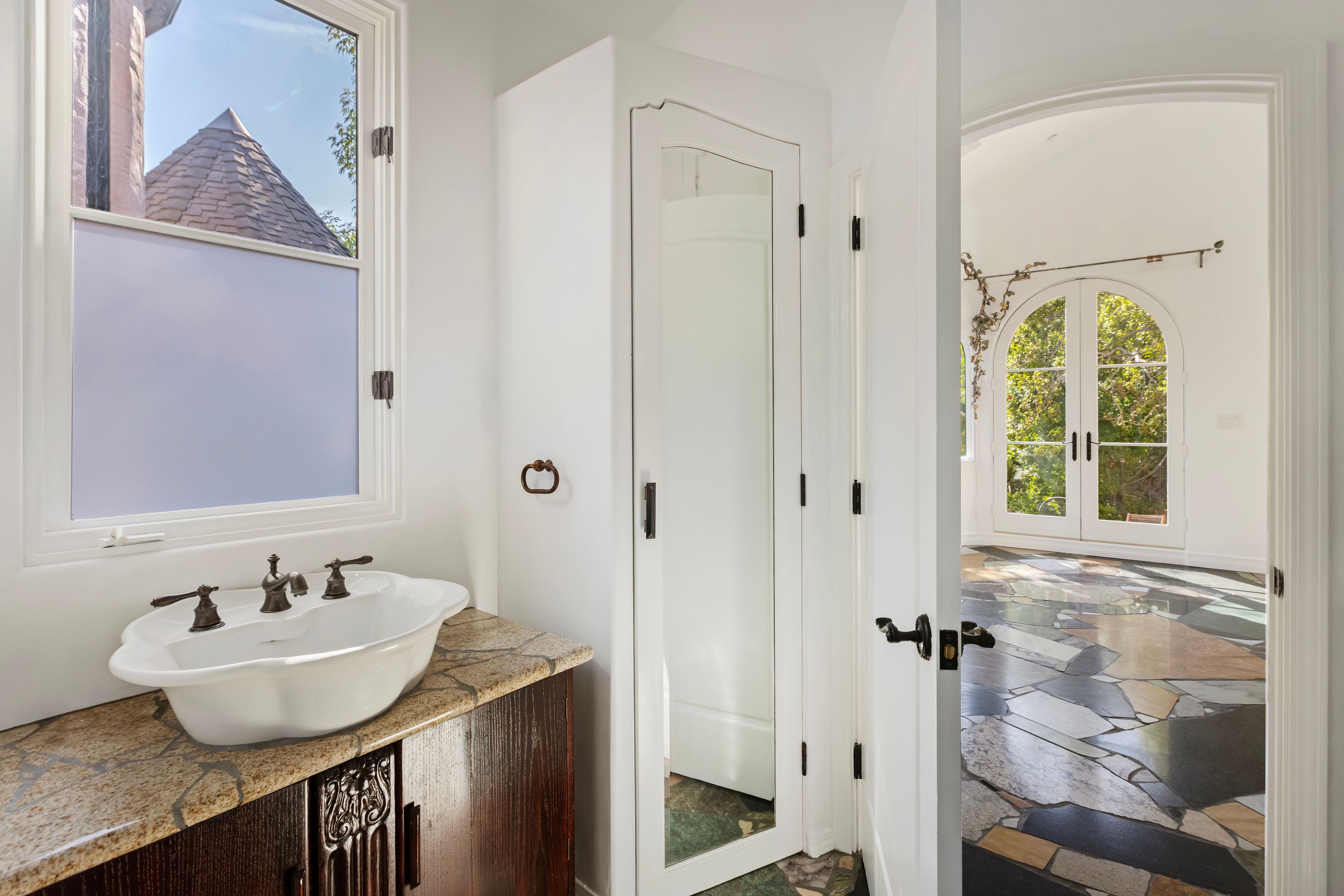  A Storybook Compound - 物件實景