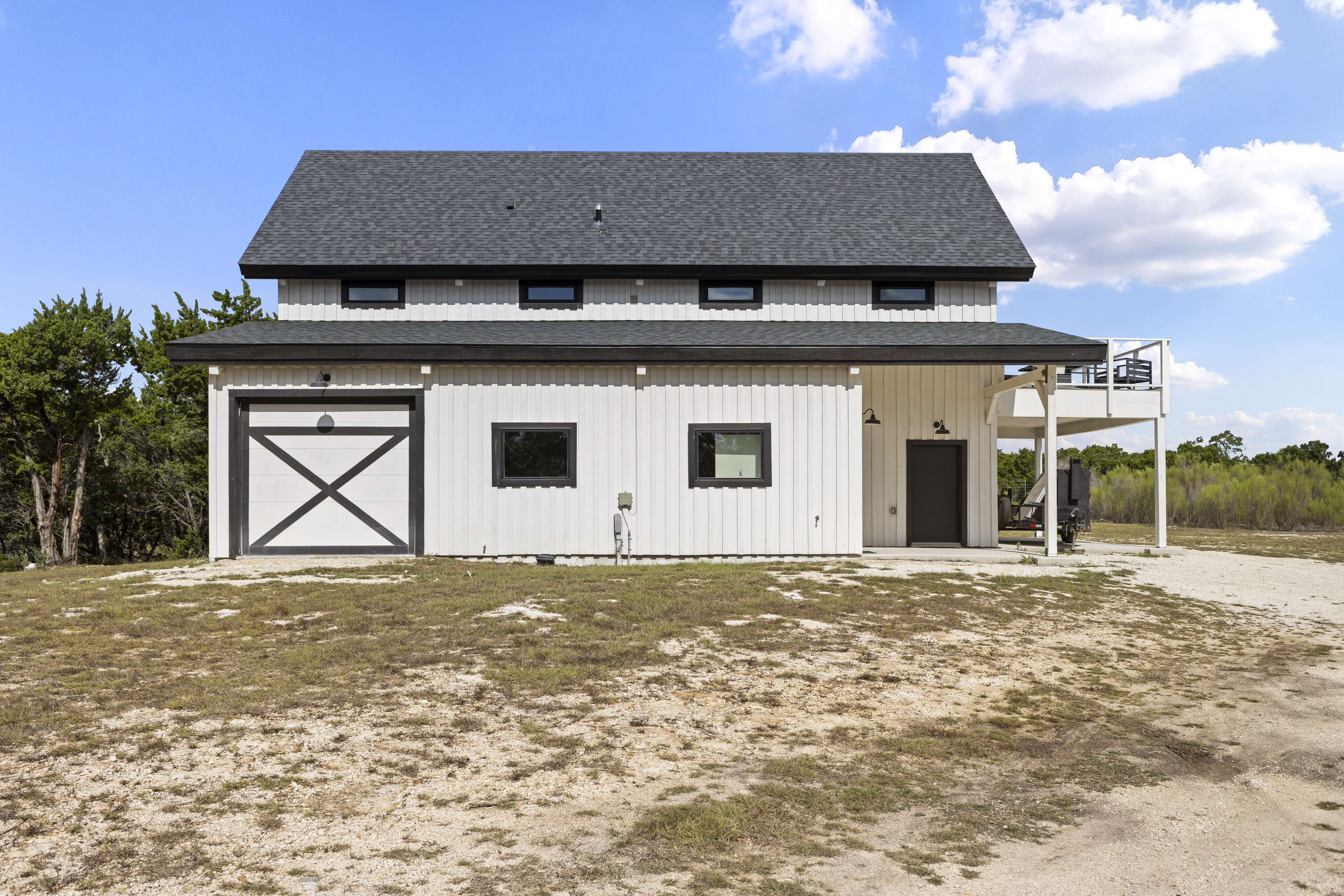  Hilltop Barndominium on 15+ Acres - 物件實景