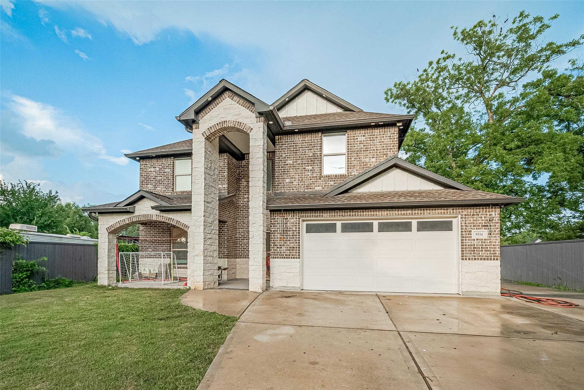 Houston, Texas, 77088, United States, 5 Bedrooms Bedrooms, ,5 BathroomsBathrooms,Residential,For Sale,1974998