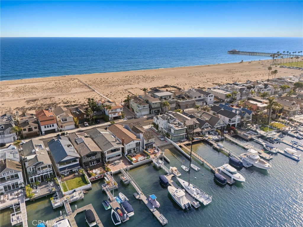 Newport Beach, California, 92661, United States, 4 Bedrooms Bedrooms, ,5 BathroomsBathrooms,Residential,For Sale,1875430