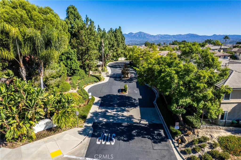 Aliso Viejo, California, 92656, United States, 2 Bedrooms Bedrooms, ,3 BathroomsBathrooms,Residential,For Sale,1989024