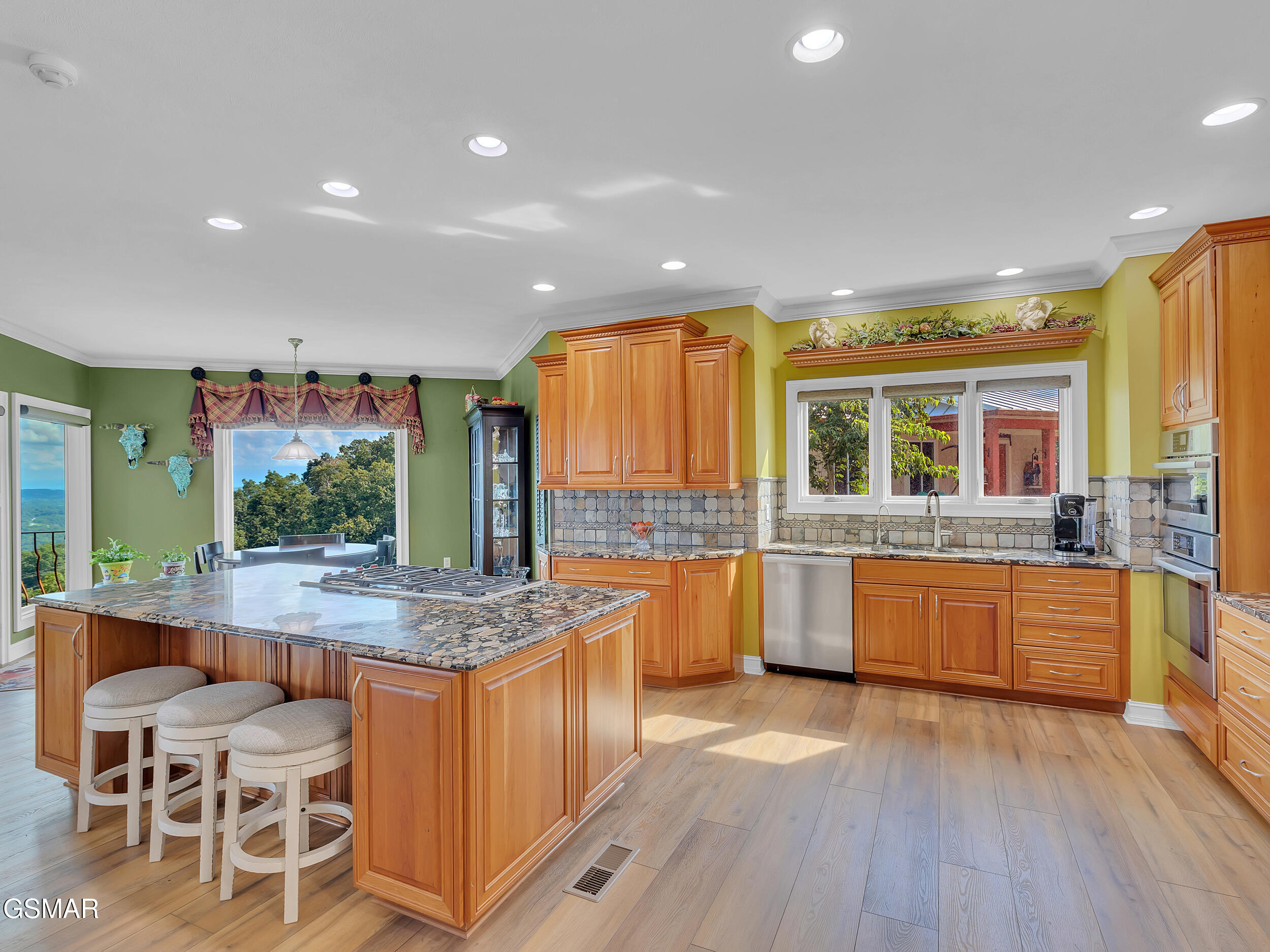 Mooresburg, Tennessee, 37811, United States, 3 Bedrooms Bedrooms, ,5 BathroomsBathrooms,Residential,For Sale,1974875