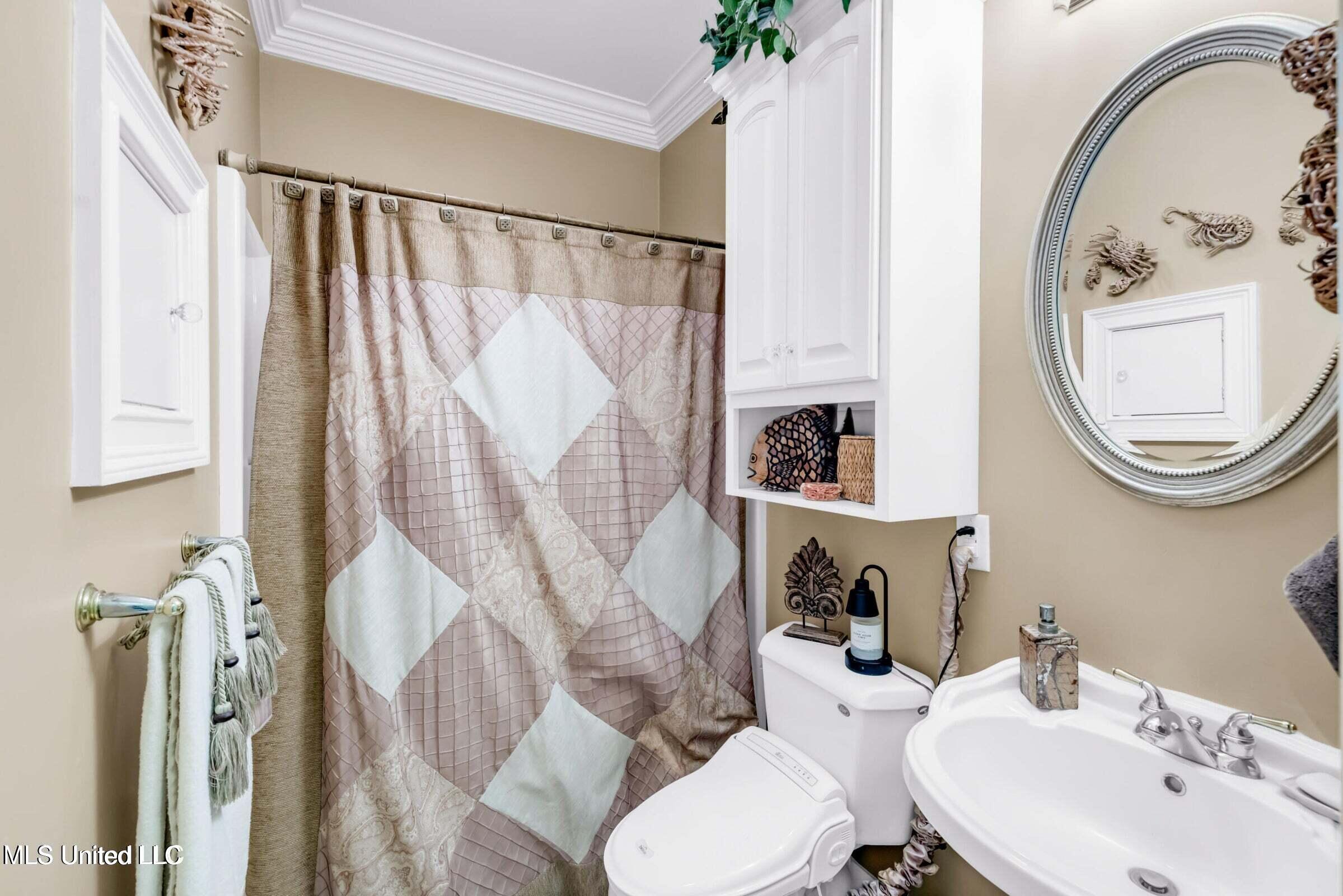 Biloxi, Mississippi, 39530, United States, 3 Bedrooms Bedrooms, ,3 BathroomsBathrooms,Residential,For Sale,1991800