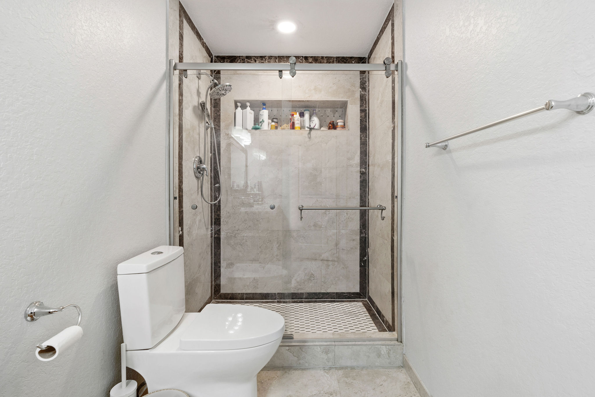 Largo, Florida, 33771, United States, 4 Bedrooms Bedrooms, ,2 BathroomsBathrooms,Residential,For Sale,2005183