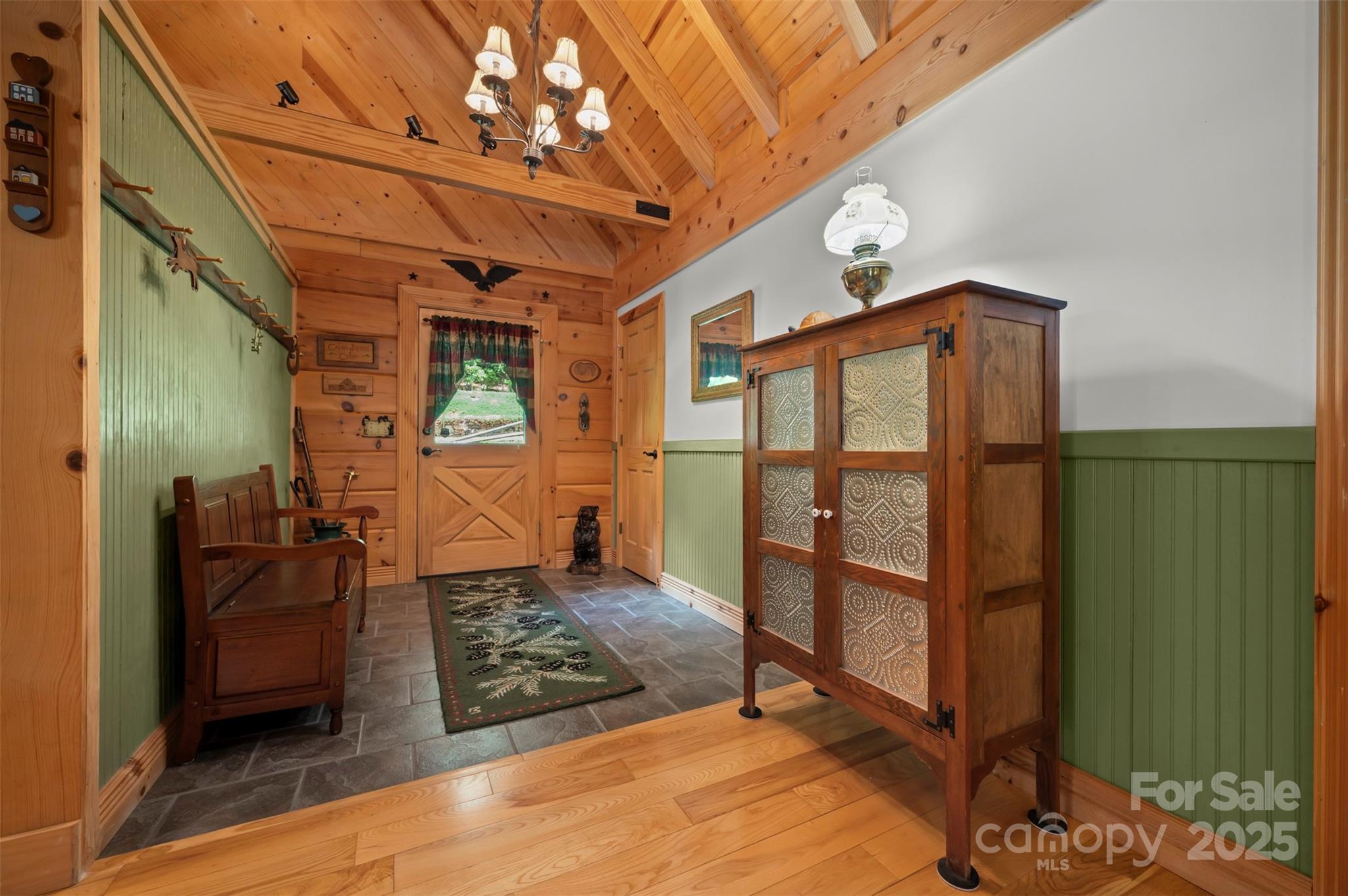 Saluda, North Carolina, 28773, United States, 3 Bedrooms Bedrooms, ,3 BathroomsBathrooms,Residential,For Sale,1996428