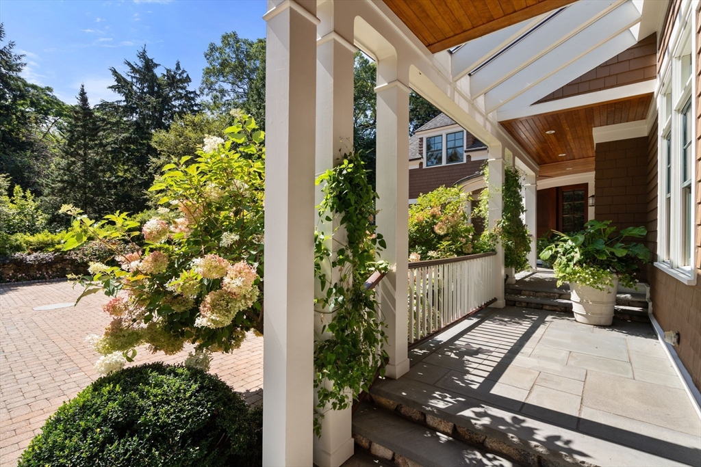 Brookline, Massachusetts, 02445, United States, 6 Bedrooms Bedrooms, ,8 BathroomsBathrooms,Residential,For Sale,1951520