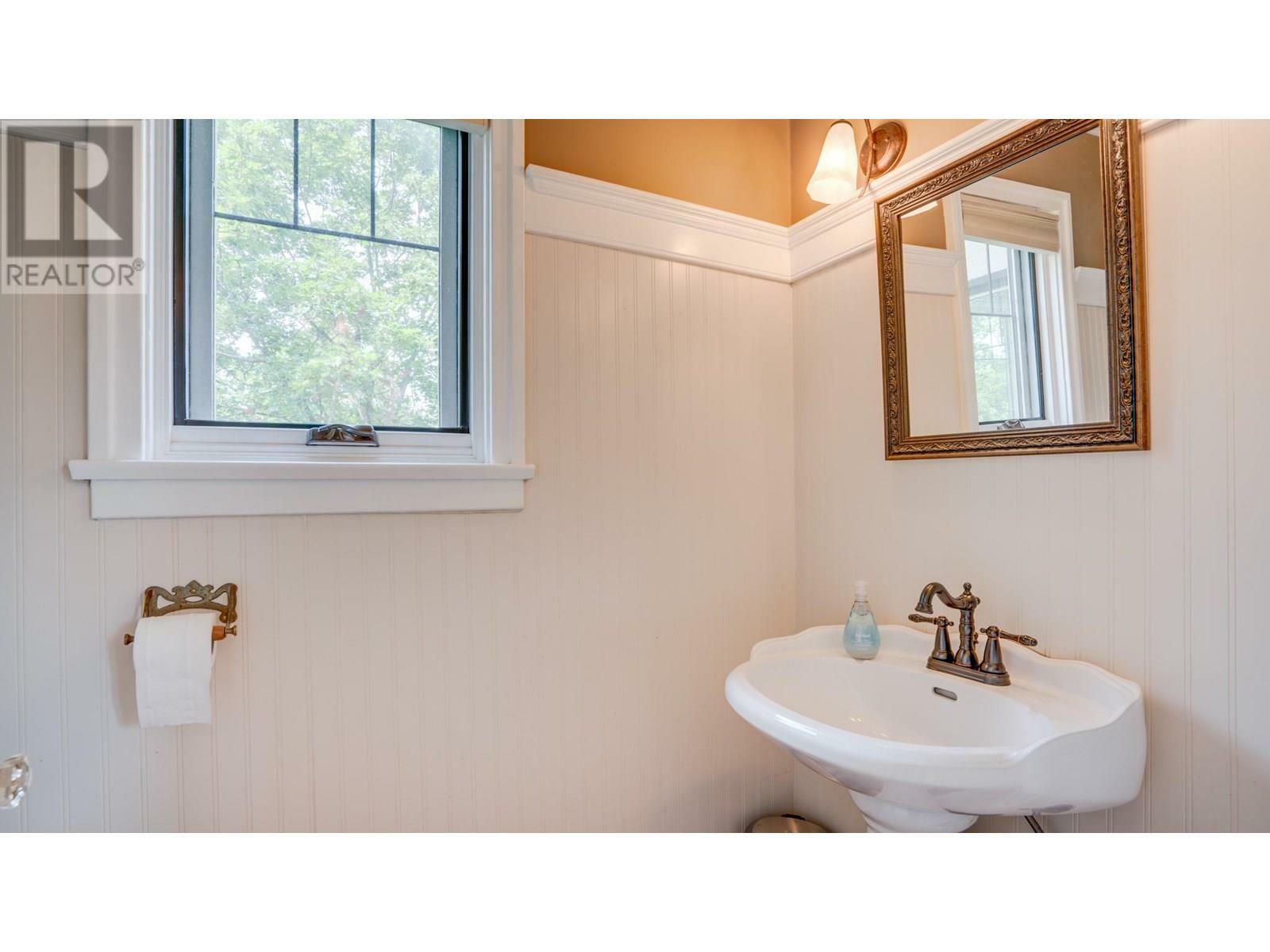 VERNON, British Columbia, V1T 1J7, CA, 5 Bedrooms Bedrooms, ,2 BathroomsBathrooms,Residential,For Sale,1865699