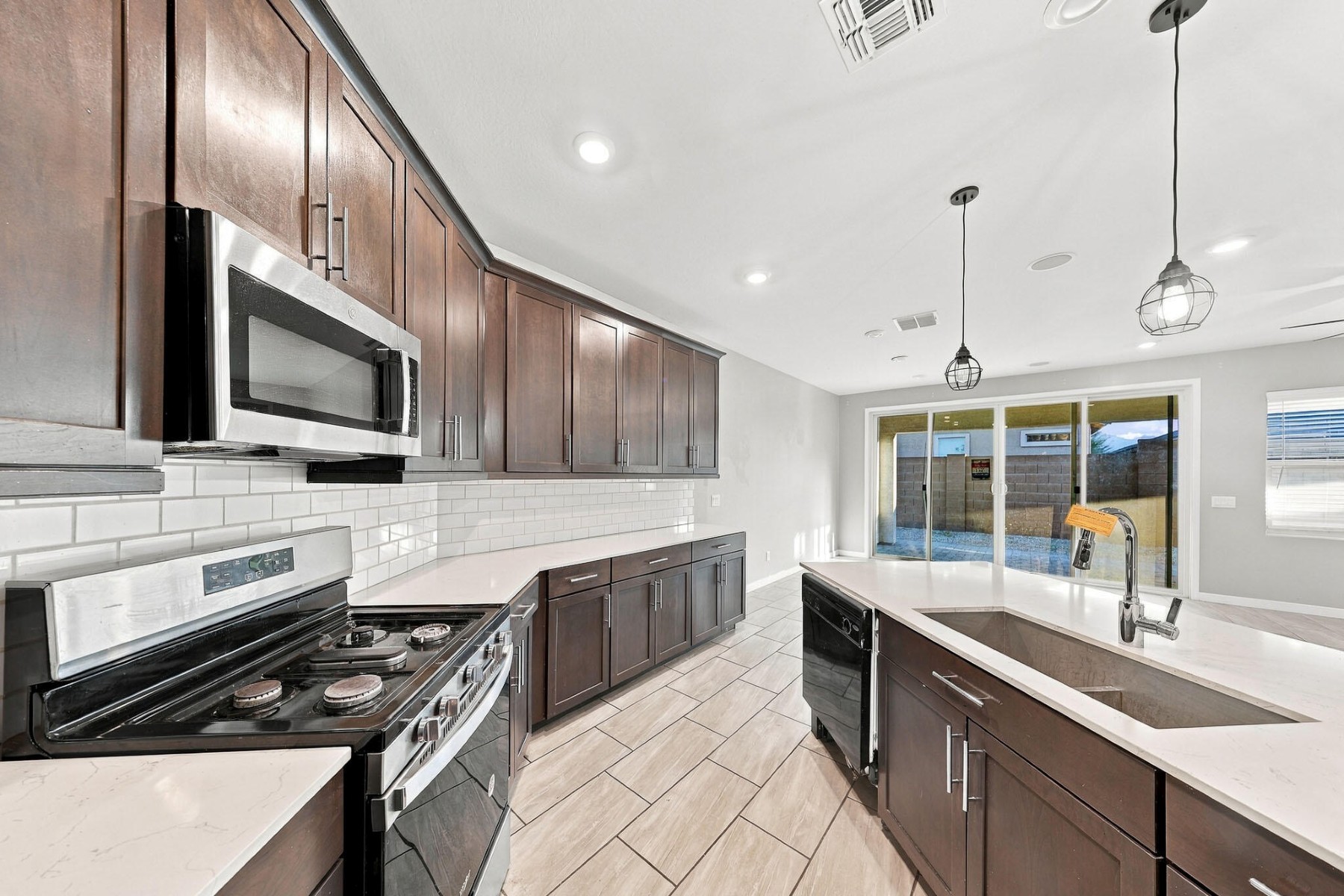  9605 W Getty Drive¦Tolleson, AZ - 物件實景