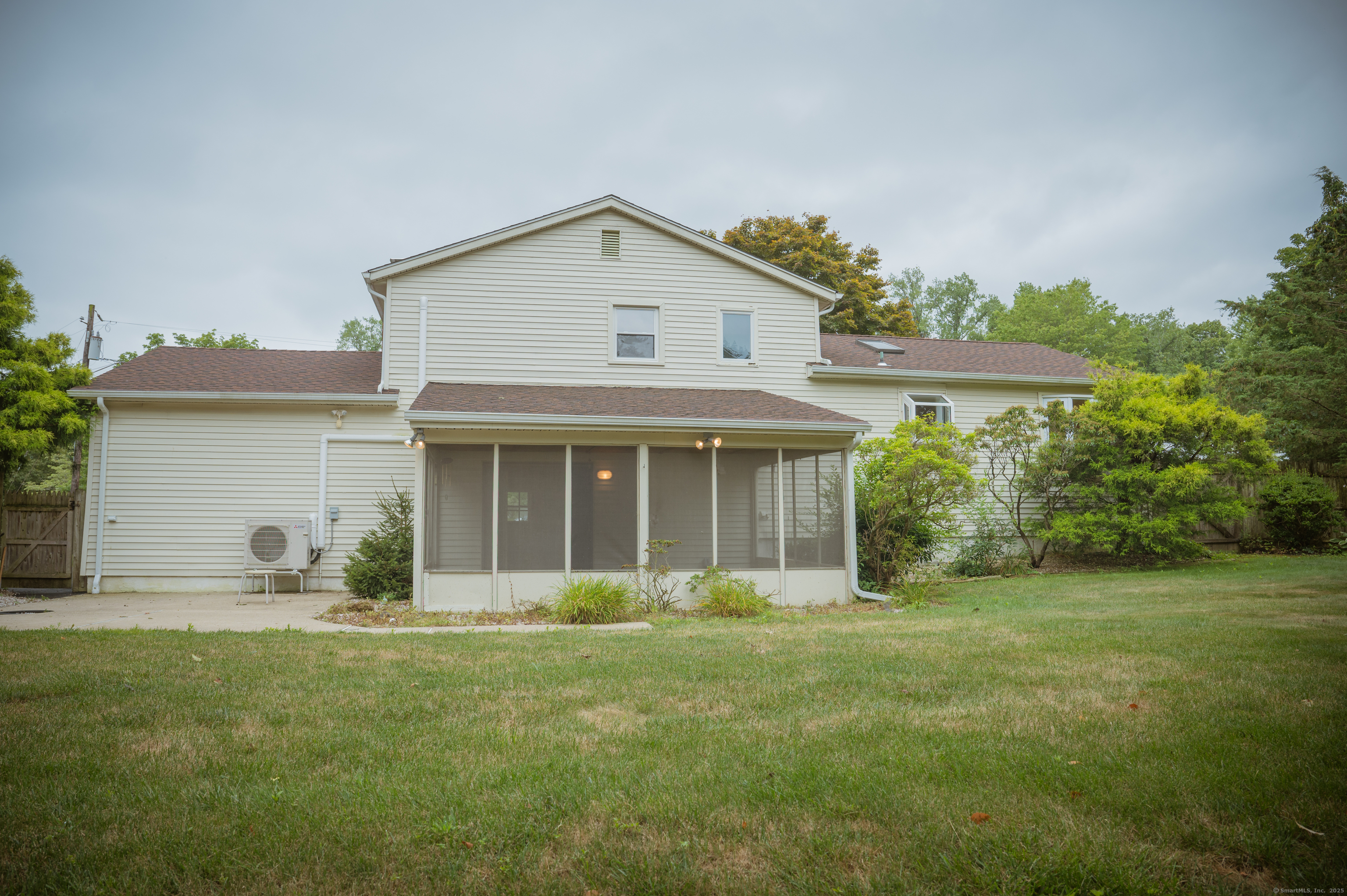 Branford, Connecticut, 06405, United States, 3 Bedrooms Bedrooms, ,2 BathroomsBathrooms,Residential,For Sale,1907106