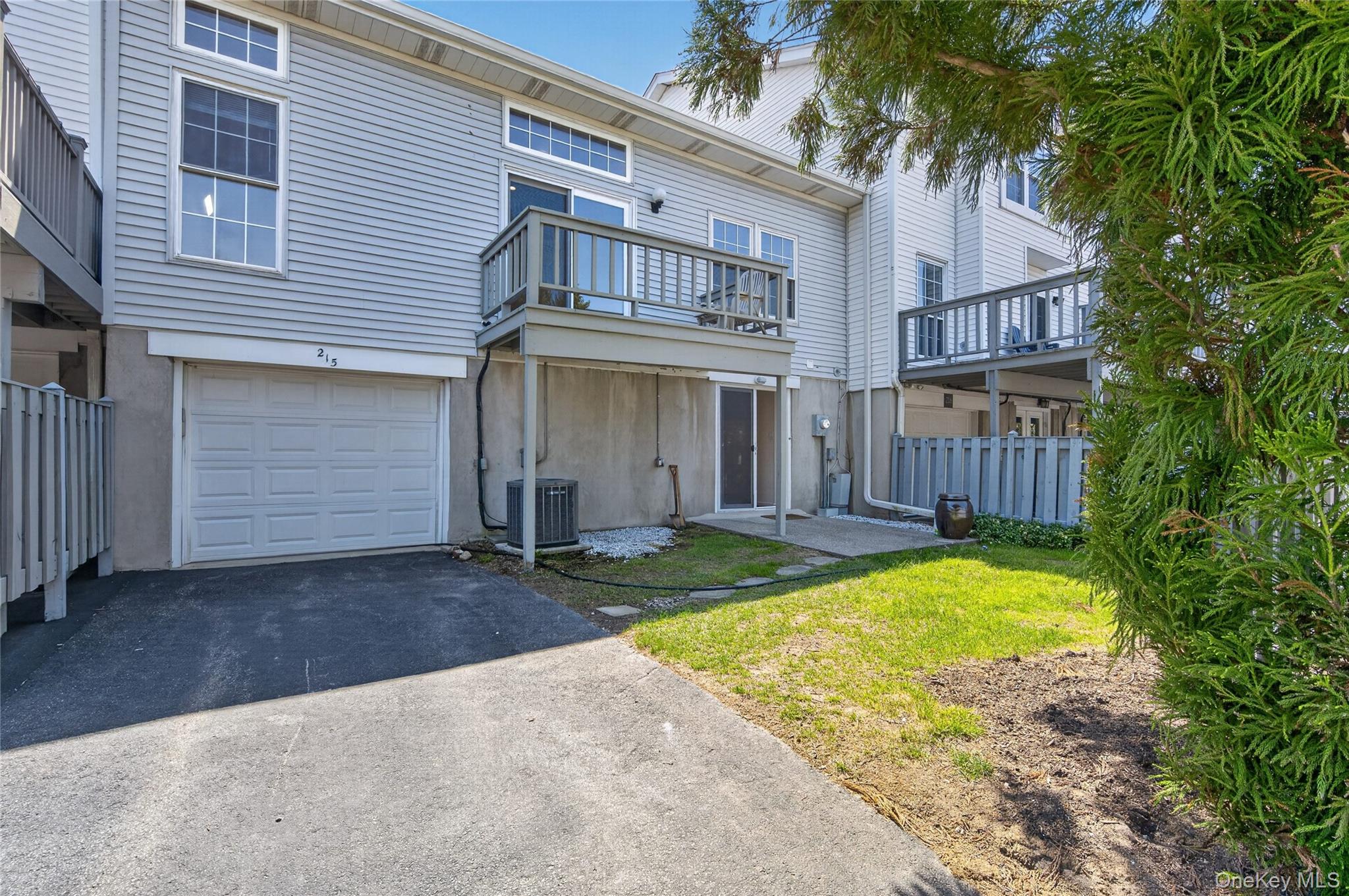  215 Summit Way, Syosset, NY, 11791 - 物件實景