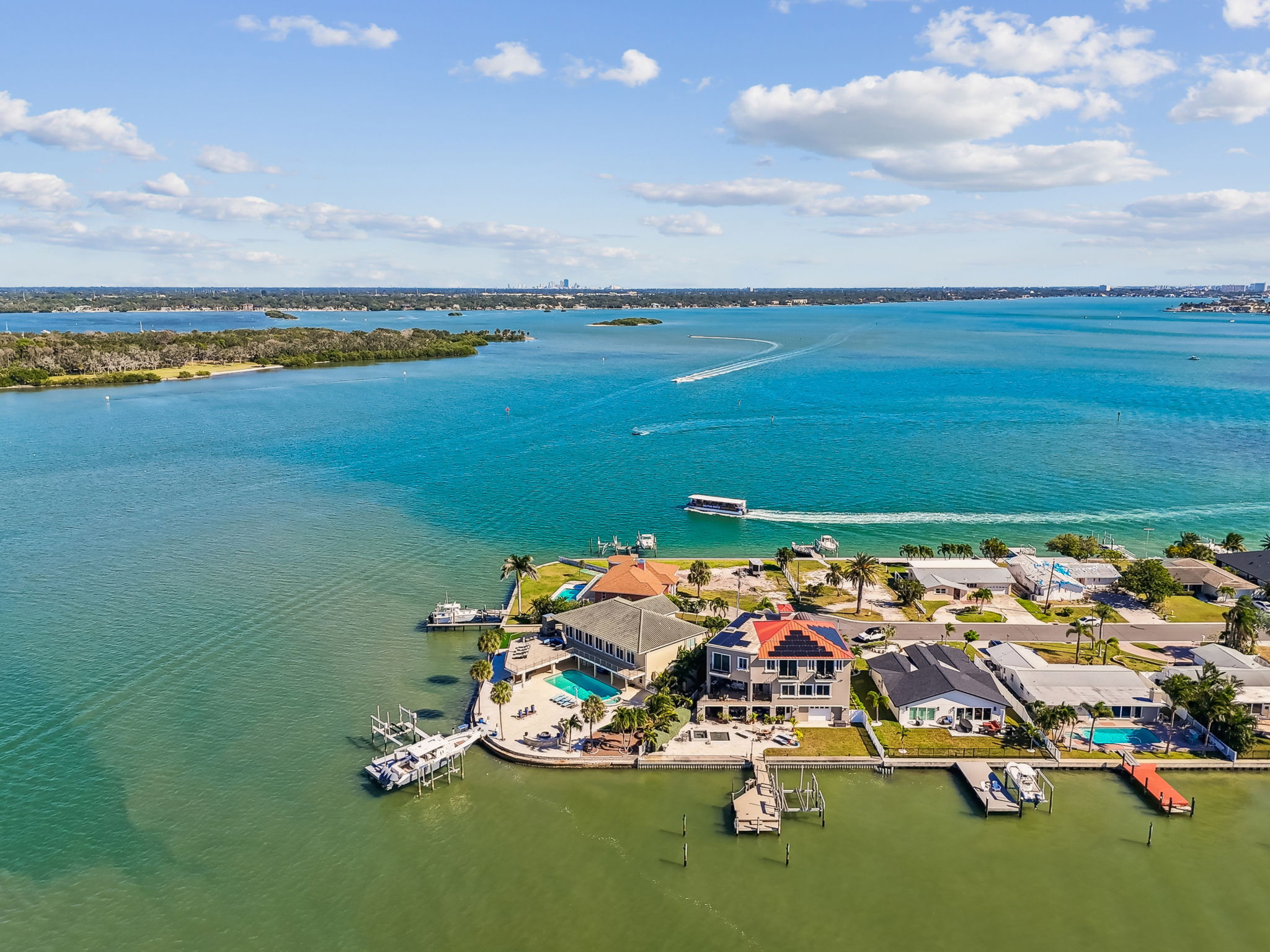 Madeira Beach, Florida, 33708, United States, 6 Bedrooms Bedrooms, ,6 BathroomsBathrooms,Residential,For Sale,1975666