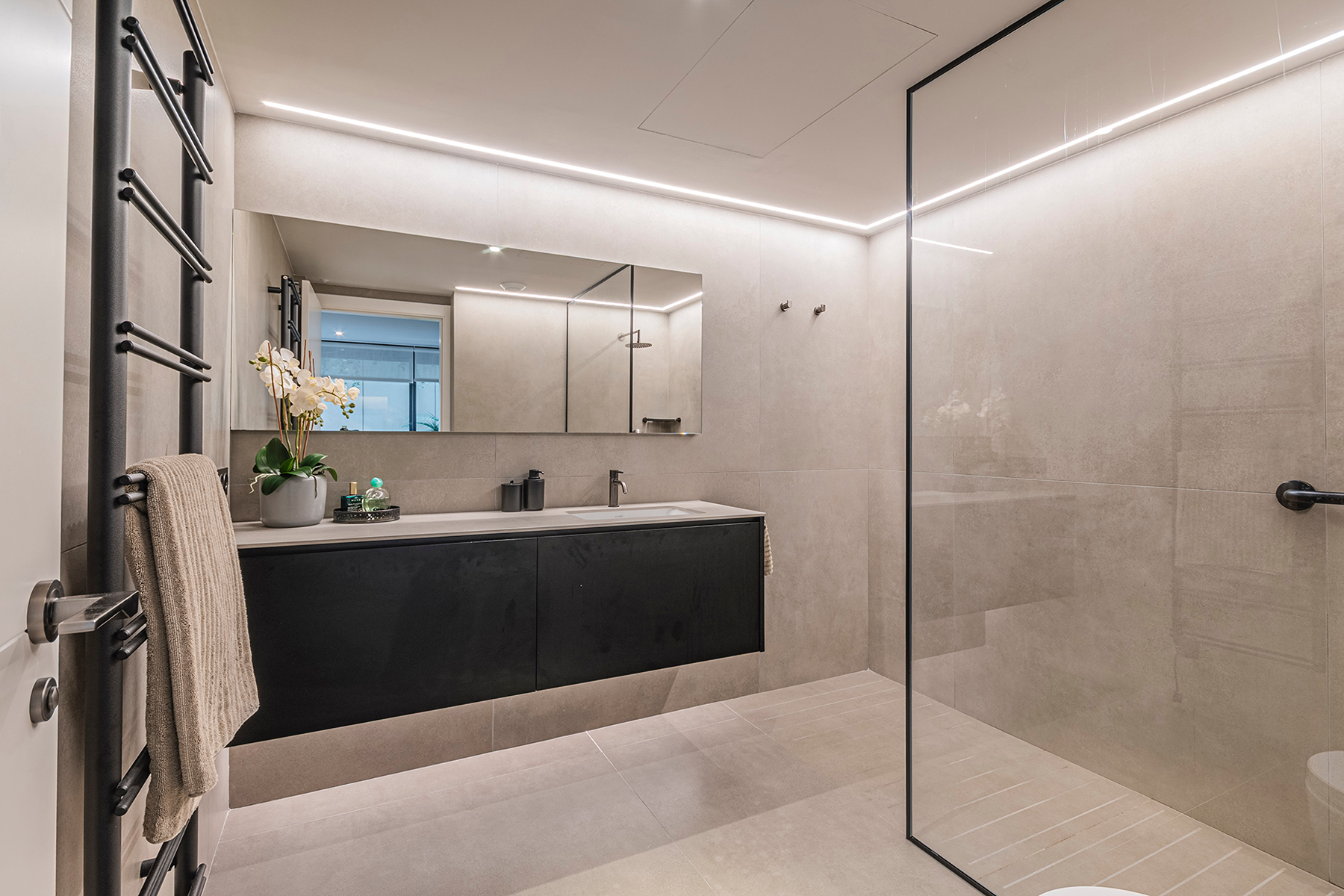  Luxury contemporary villa with pool, garden, and top energy efficiency - 物件實景