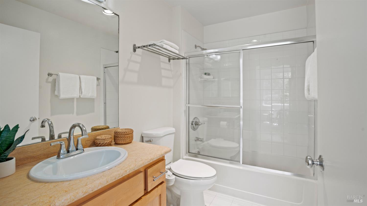 Richmond, California, 94804, United States, 2 Bedrooms Bedrooms, ,2 BathroomsBathrooms,Residential,For Sale,1919880