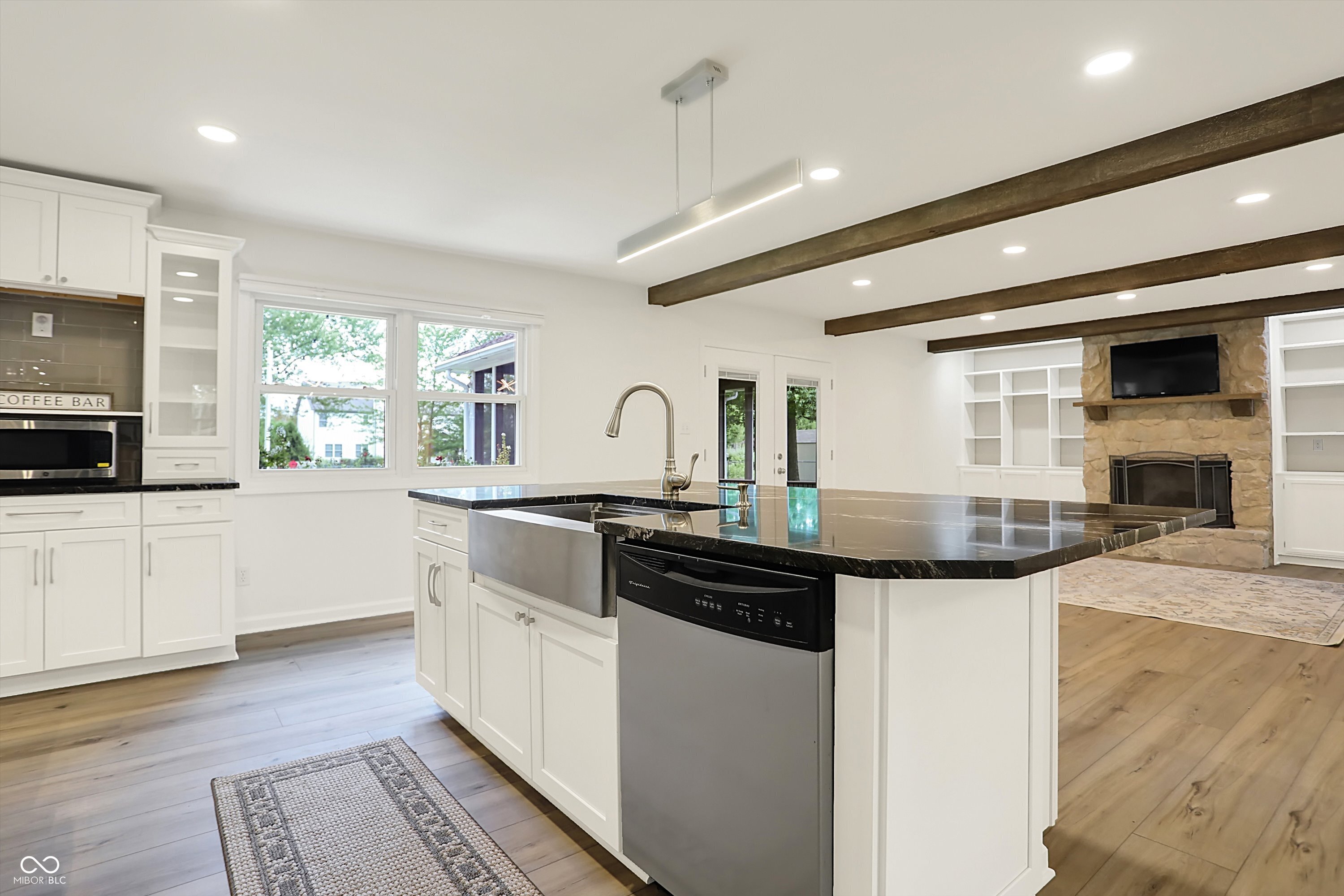 Zionsville, Indiana, 46077, United States, 3 Bedrooms Bedrooms, ,3 BathroomsBathrooms,Residential,For Sale,1975998