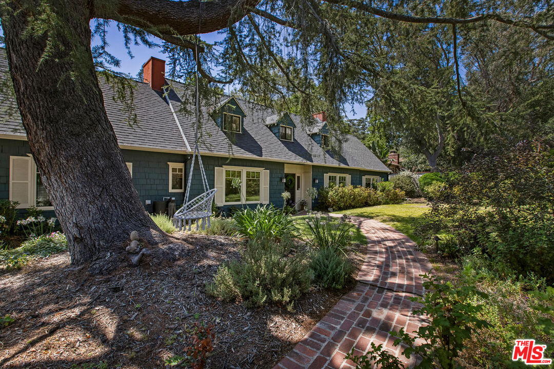 Altadena, California, 91001, United States, 4 Bedrooms Bedrooms, ,4 BathroomsBathrooms,Residential,For Sale,1992160