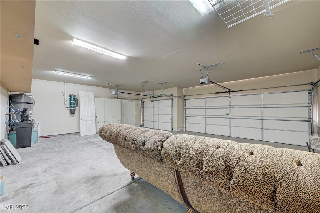 Las Vegas, Nevada, 89117, United States, 4 Bedrooms Bedrooms, ,5 BathroomsBathrooms,Residential,For Sale,2005418