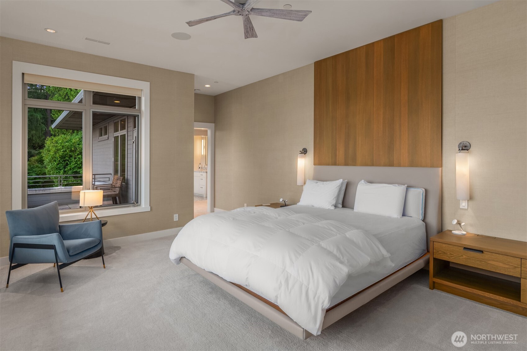 Seattle, Washington, 98105, United States, 6 Bedrooms Bedrooms, ,5 BathroomsBathrooms,Residential,For Sale,1993389