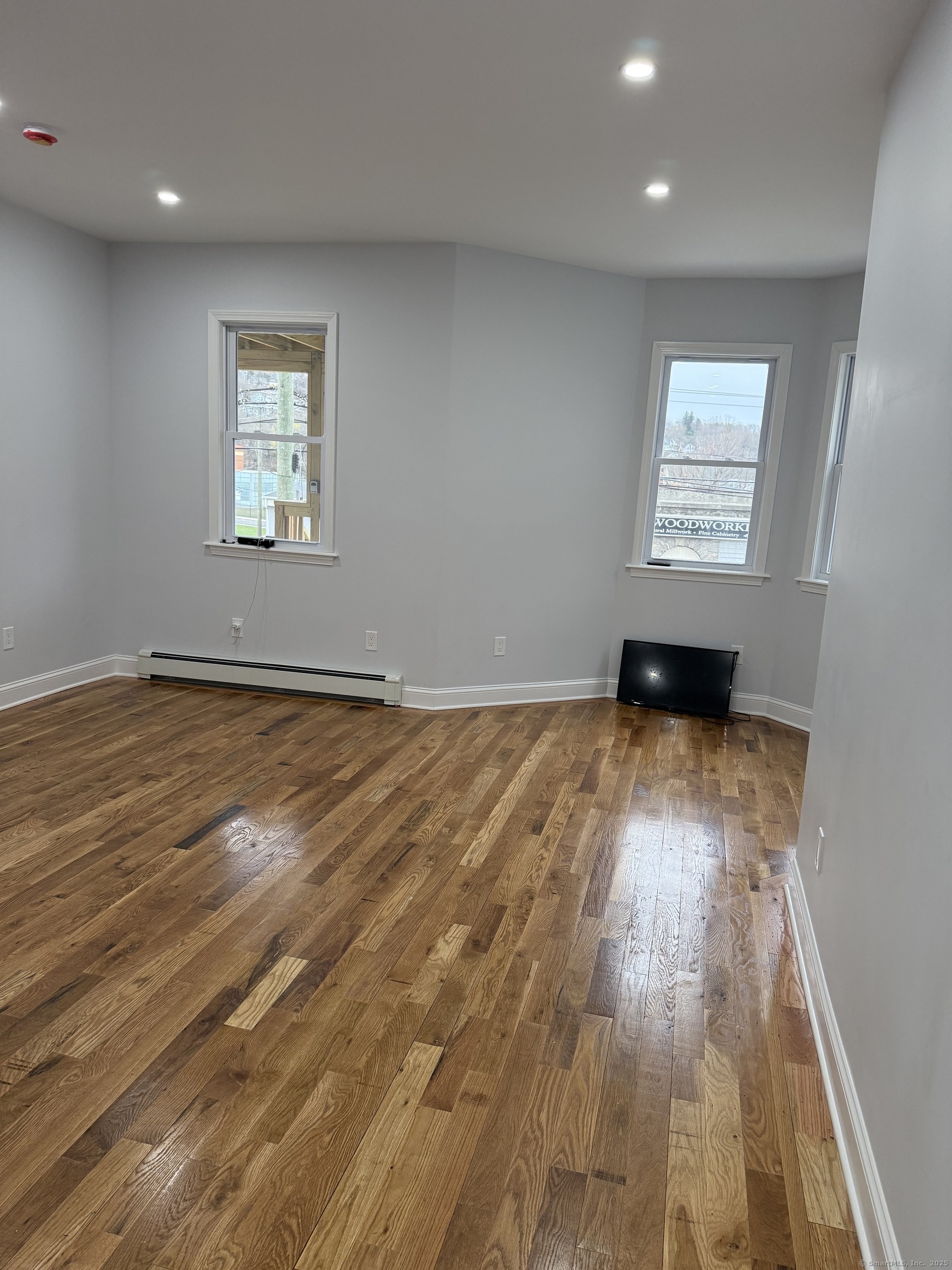 Waterbury, Connecticut, 06704, United States, 12 Bedrooms Bedrooms, ,3 BathroomsBathrooms,Residential,For Sale,1920350